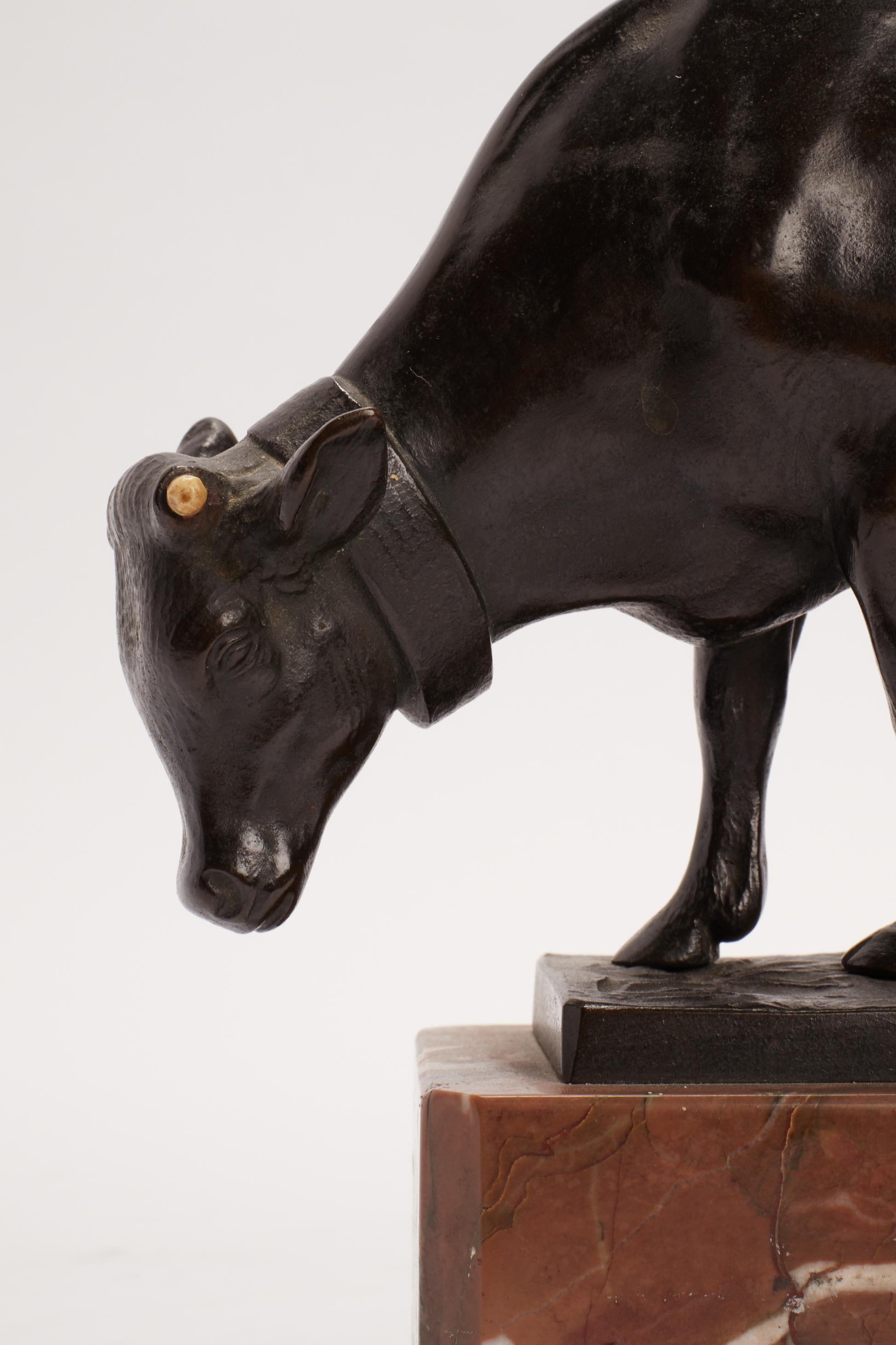 Bronze Cow Sculpture Signed Moseriz, France, 1880 In Excellent Condition In Milan, IT