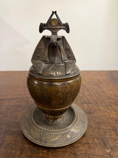 Vaso canopo con testa di falco in bronzo, inizio XX secolo