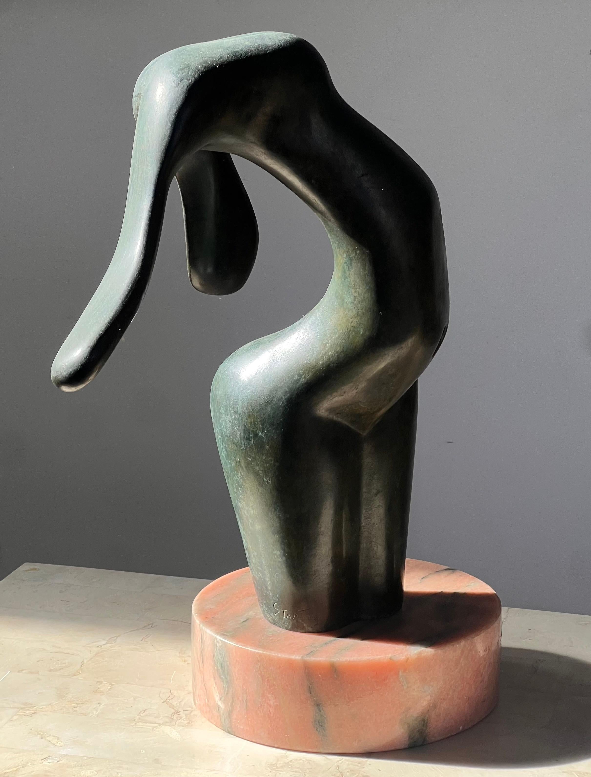 A bronze figurative sculpture after Henry Moore, signed, 20th century For Sale 6