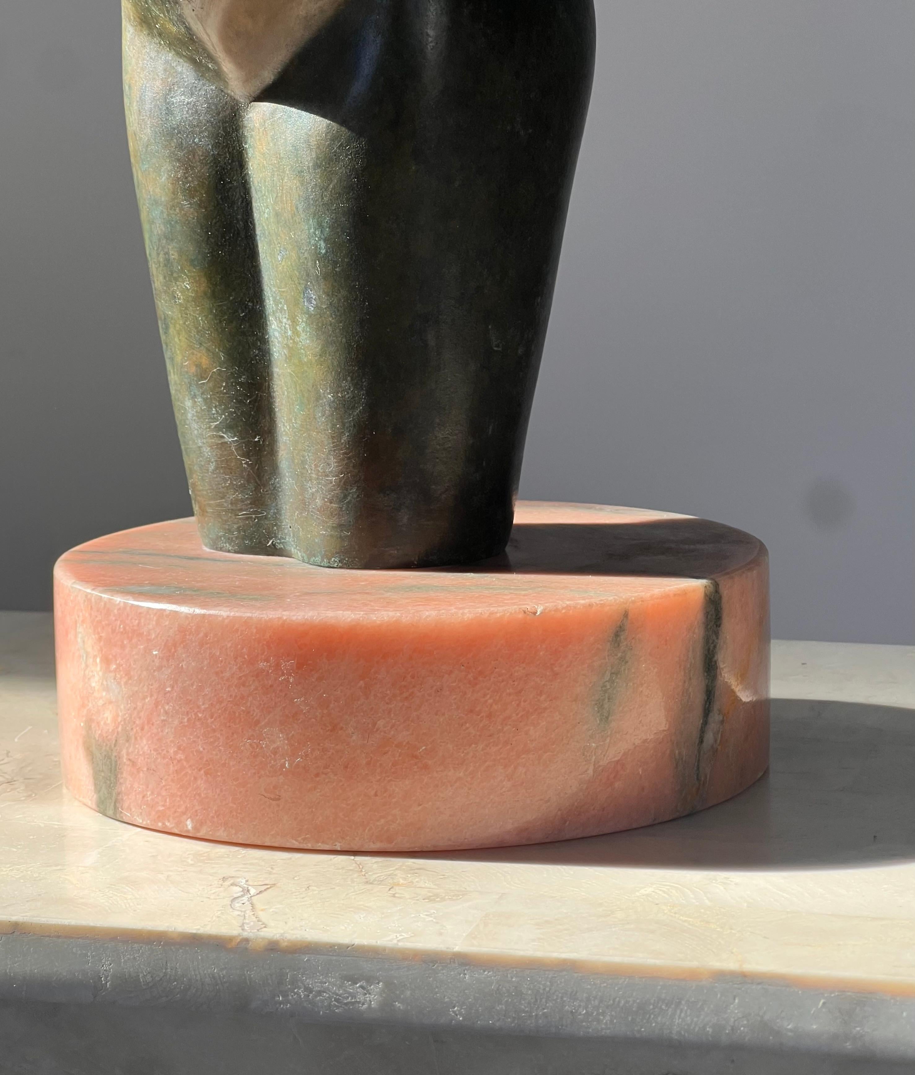 A bronze figurative sculpture after Henry Moore, signed, 20th century For Sale 12