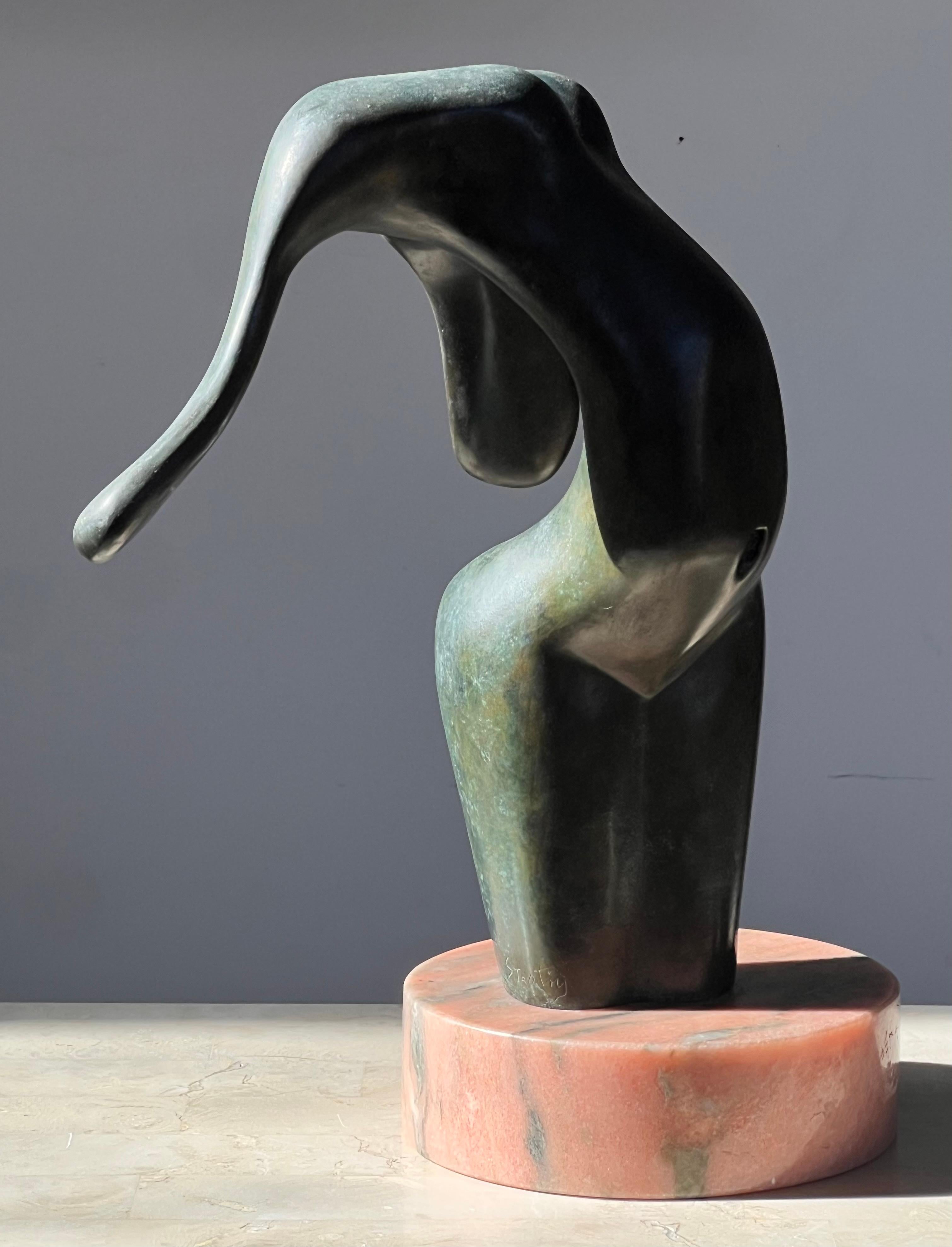 Post-Modern A bronze figurative sculpture after Henry Moore, signed, 20th century For Sale