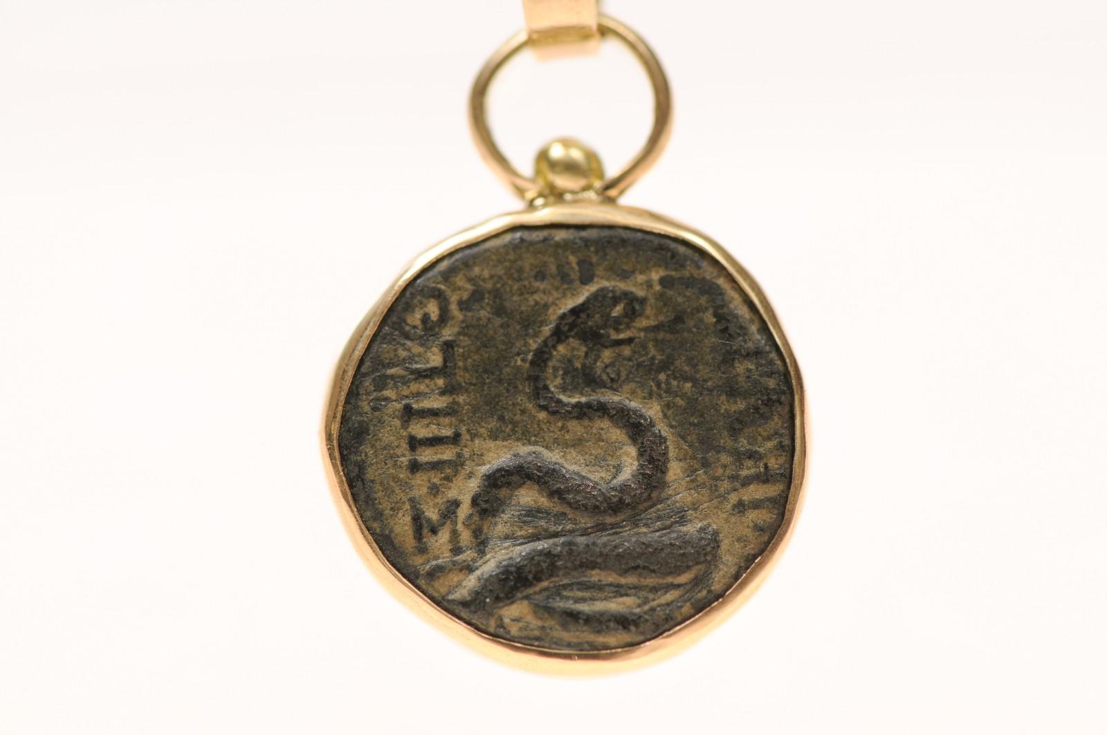 A Bronze Greek [coin] pendant w 18 karat gold (pendant only) For Sale 5