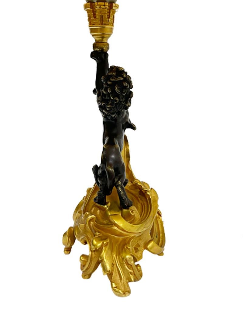 Bronze Lamp with Curled Leaf Gilded Base and Standing Lion For Sale 2