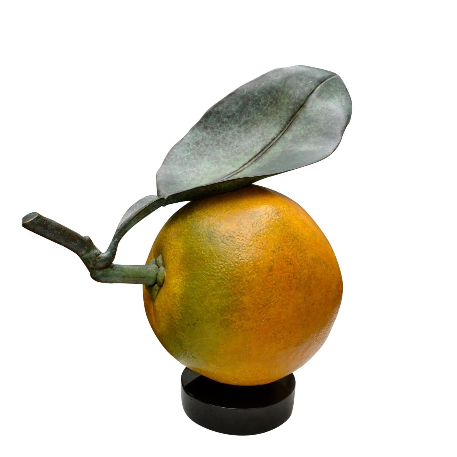 An extremely realistic bronze navel orange by executed by a collaboration of two artists Luis Montoya from Spain and Leslie Ortiz from America. The3 dou work under the pseudonym of Popliteo.

Luis Montoya and Leslie Ortiz have been working
