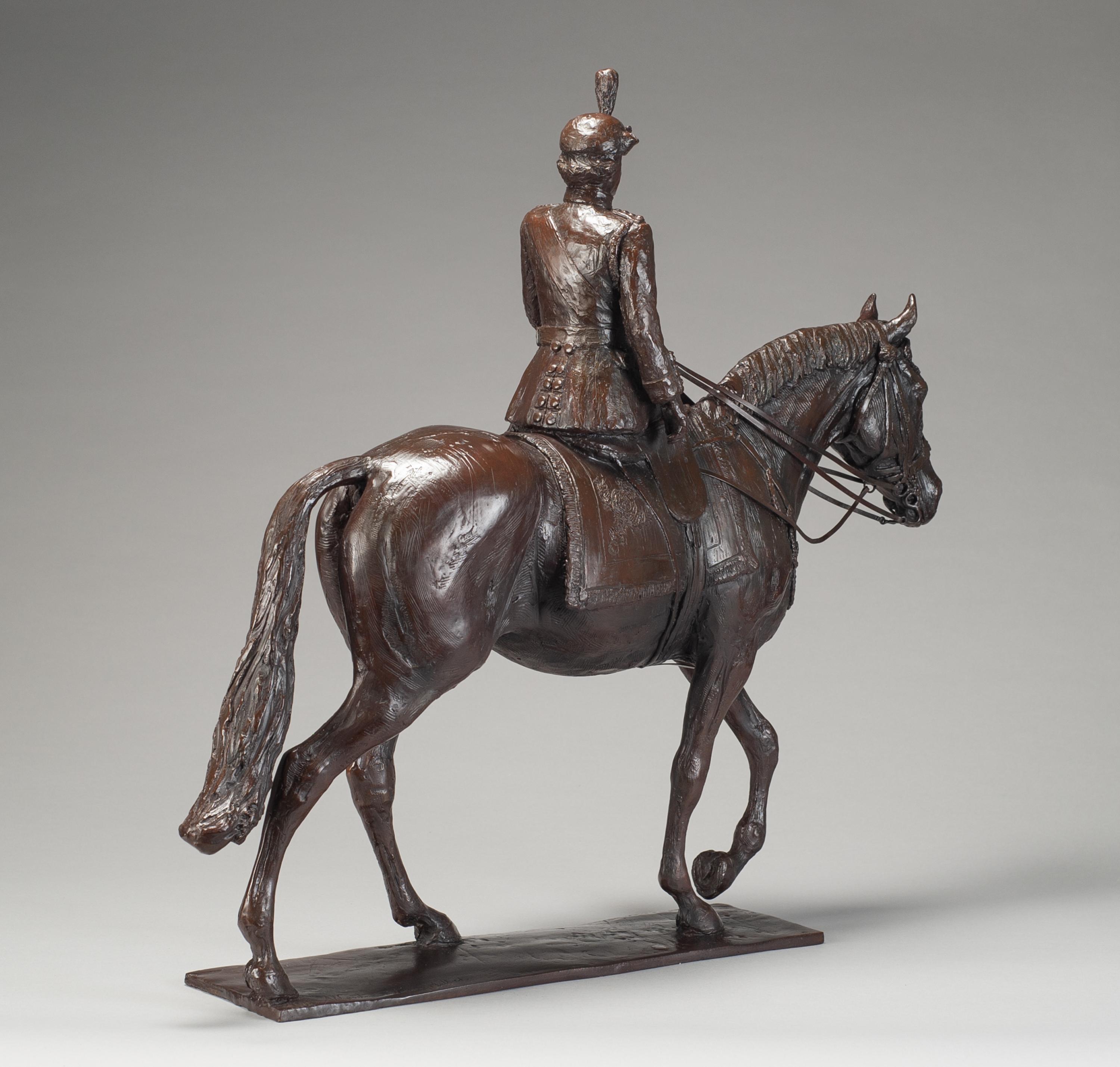 A bronze of Queen Elizabeth II Trooping the Colour by Amy Goodman In Good Condition For Sale In Lymington, Hampshire