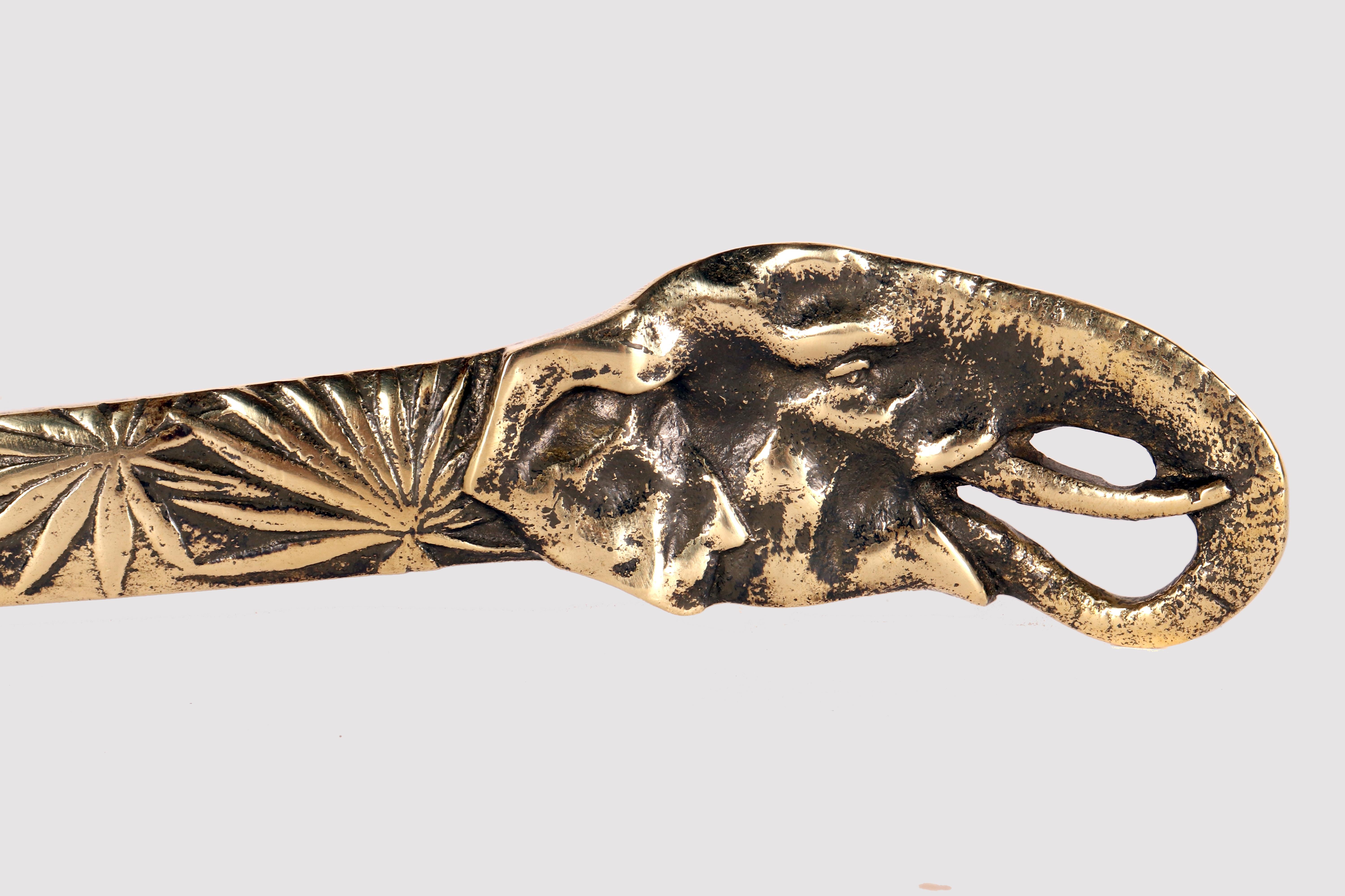 Ein Bronze-Papiermesseröffner mit einem Elefantenkopf aus Bronze, Großbritannien 1890. im Angebot 2