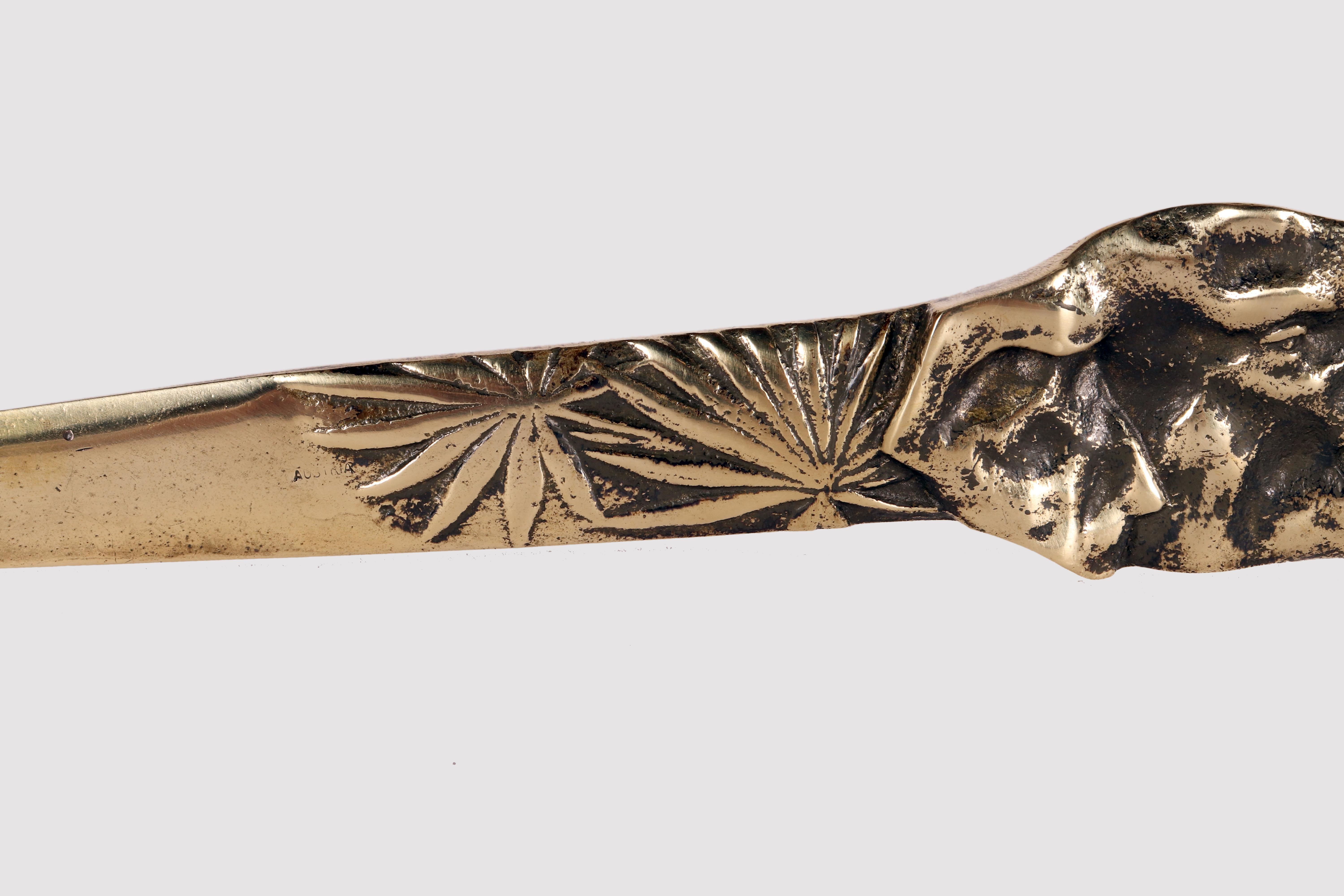 Ein Bronze-Papiermesseröffner mit einem Elefantenkopf aus Bronze, Großbritannien 1890. im Angebot 3