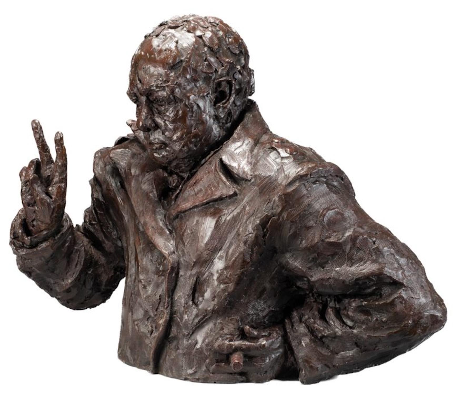 Anglais Un portrait en bronze de Sir Winston Churchill par Rufus Martin, 2023 en vente