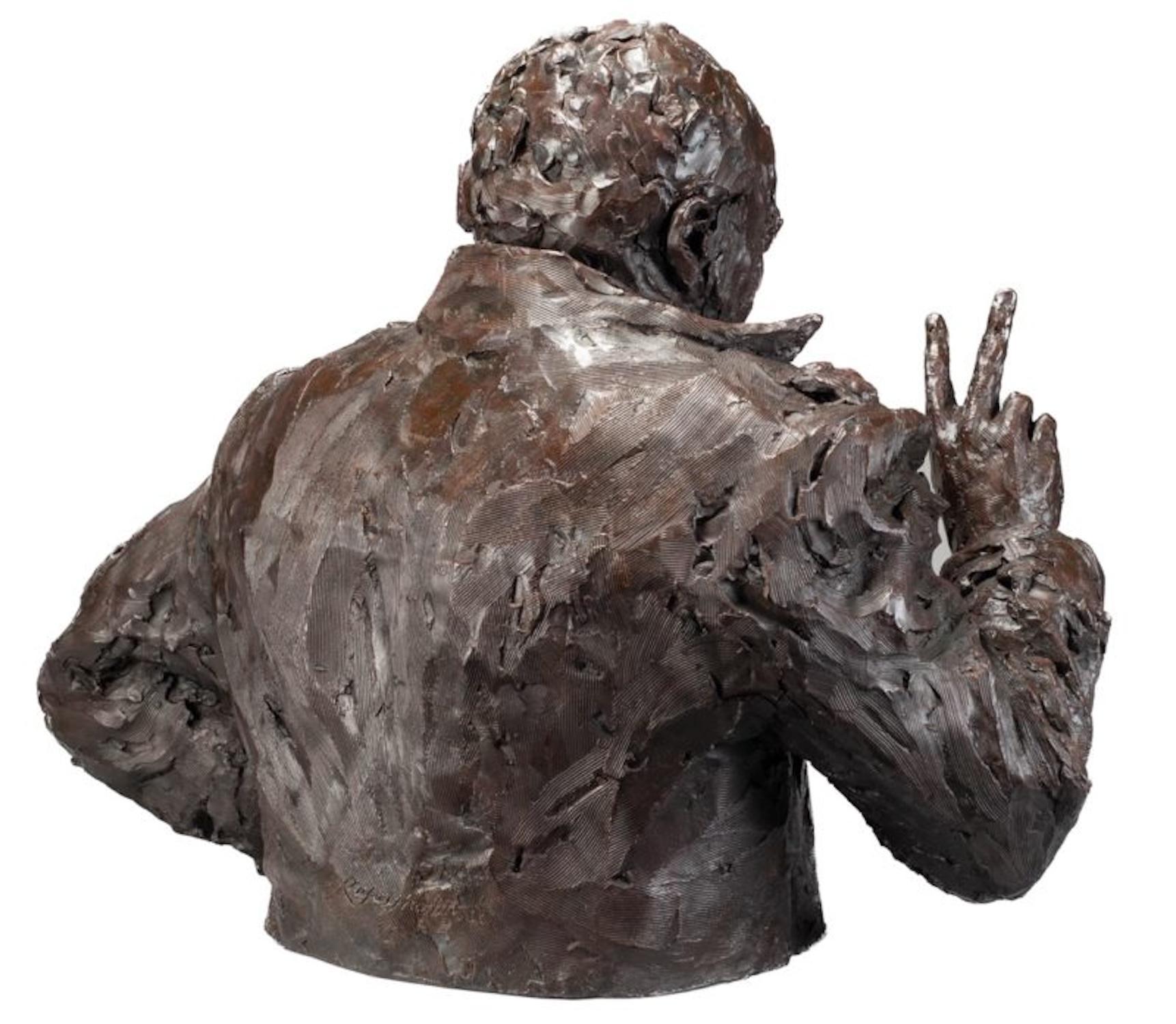 Un portrait en bronze de Sir Winston Churchill par Rufus Martin, 2023 en vente 1