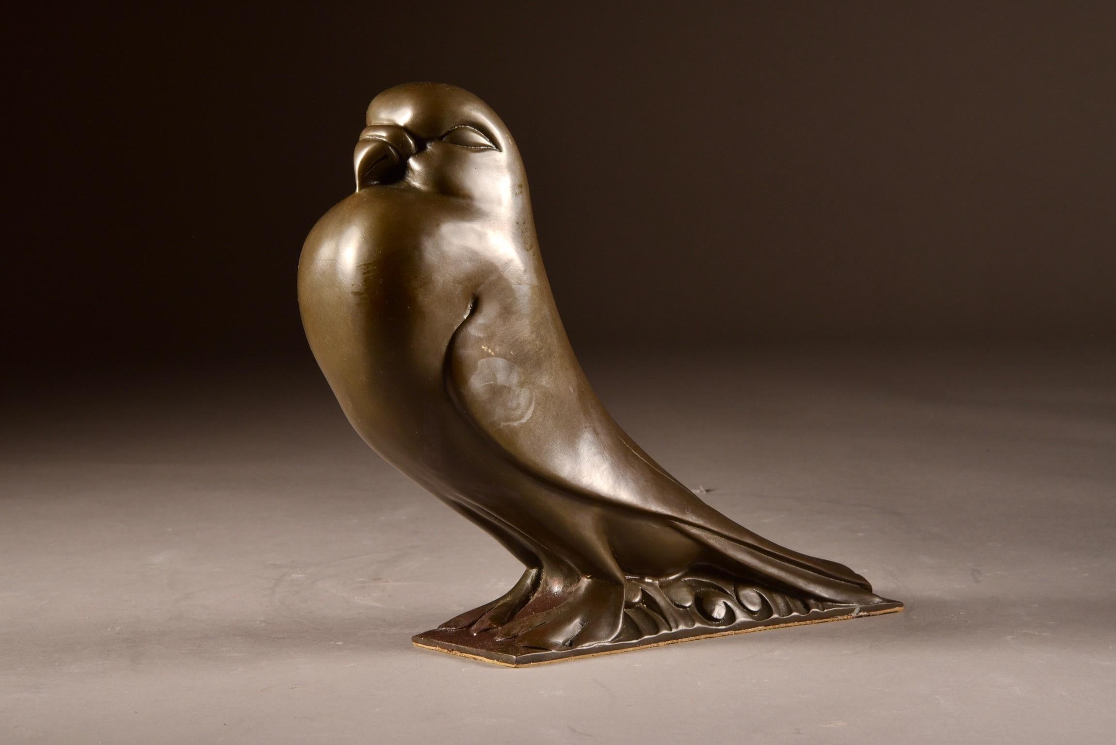 20ième siècle Sculpture en bronze d'un pigeon dans le style Art déco