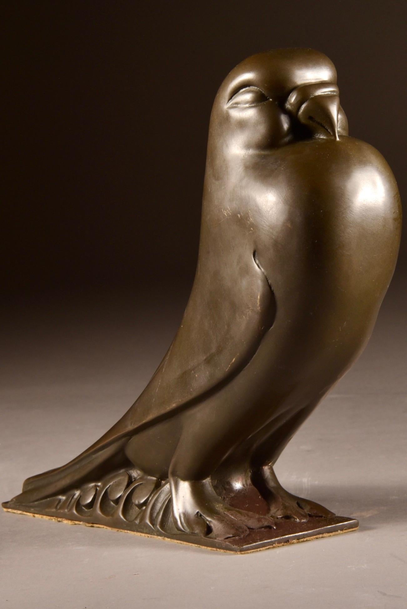 Bronze Sculpture en bronze d'un pigeon dans le style Art déco