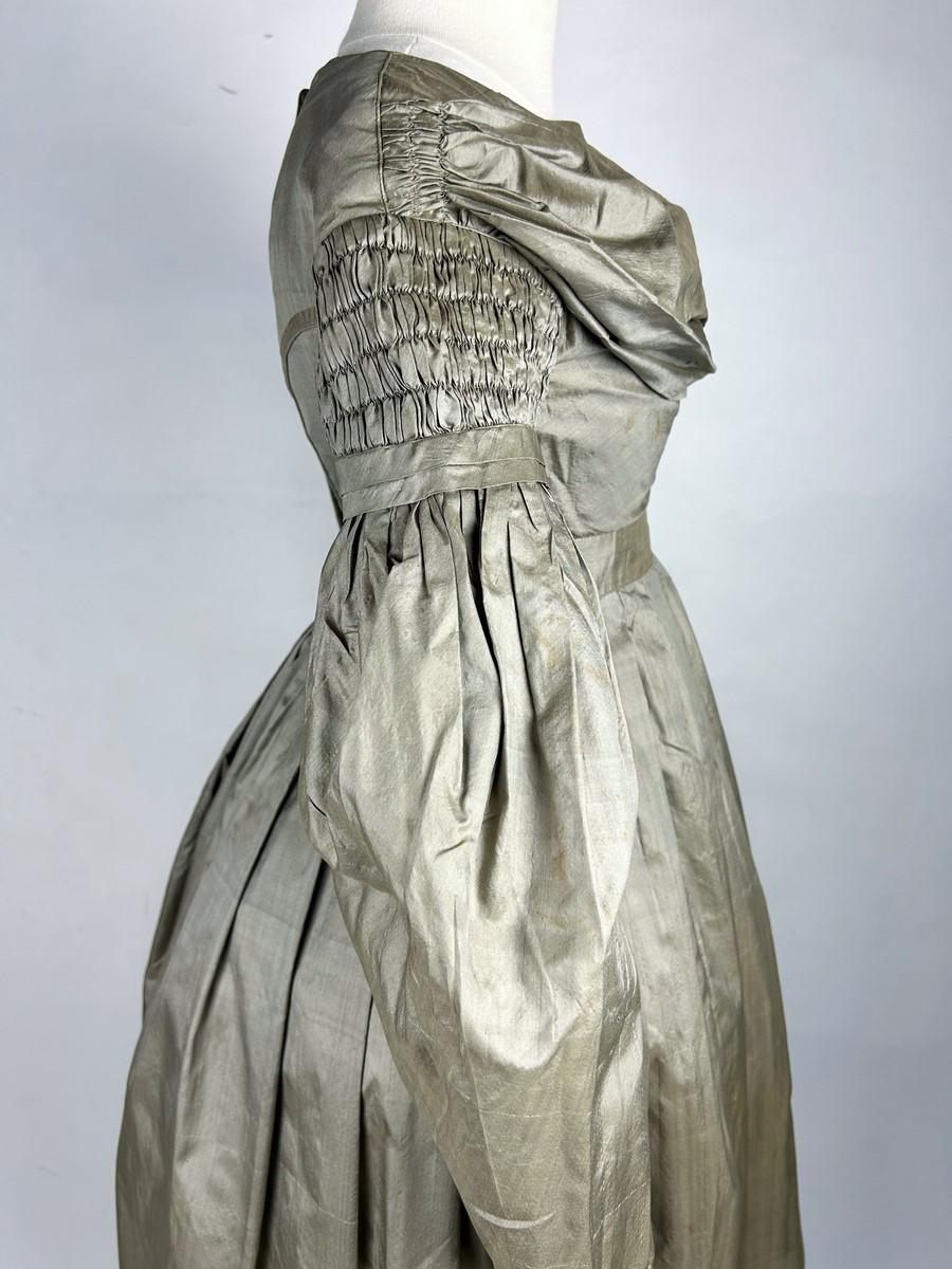 Abito da giorno in taffetas di bronzo con maniche di montone - Francia Circa 1840 2