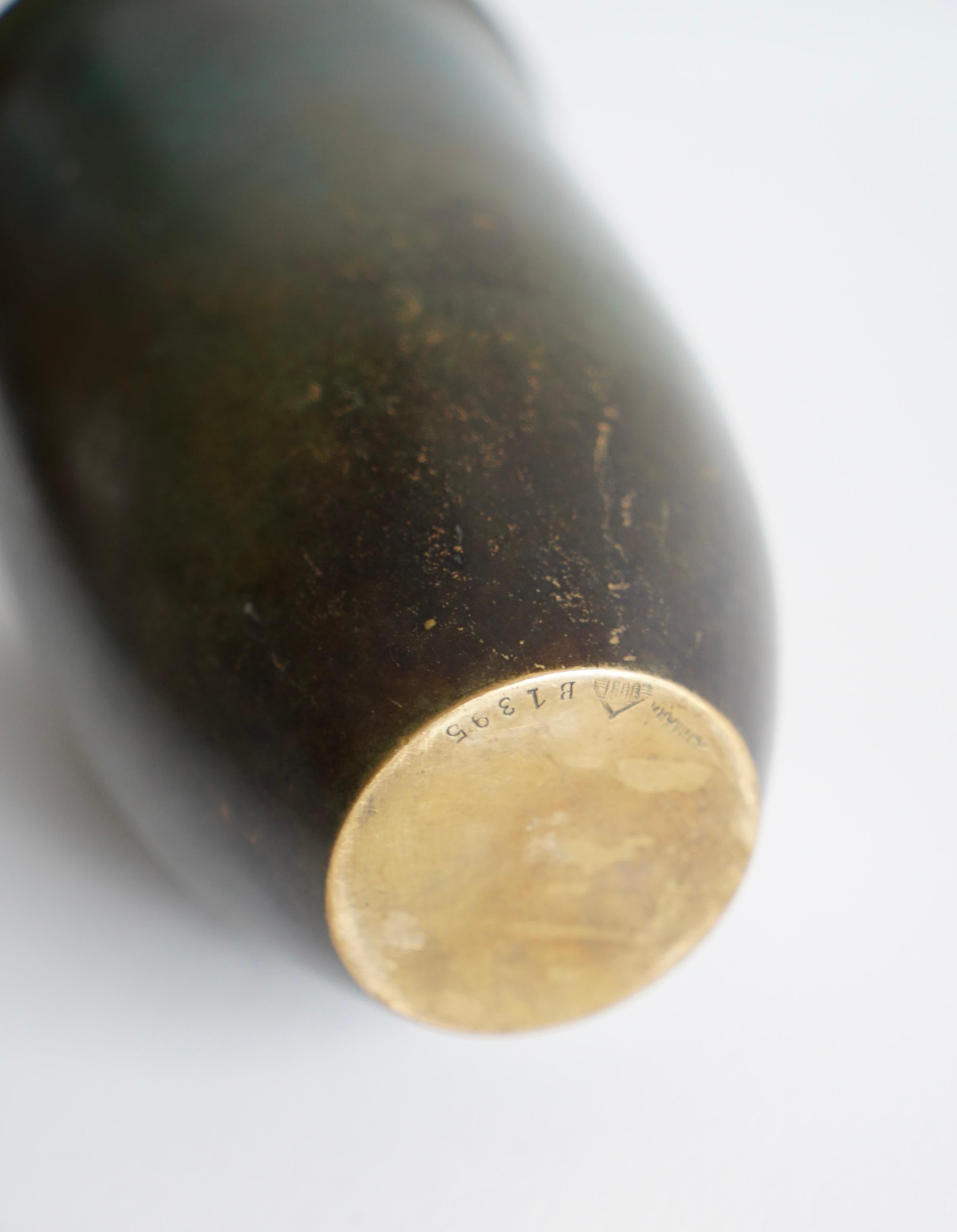 Inizio XX secolo Un vaso di bronzo di Just Andersen in vendita
