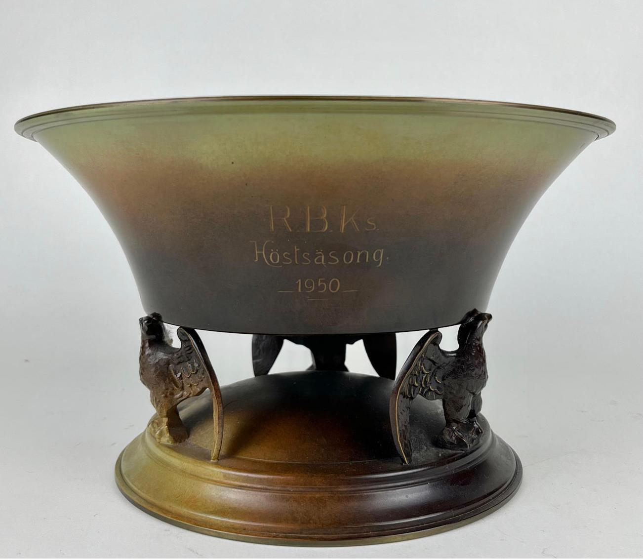  A  vaso in bronzo patinato di Ystad-bronse.
Svezia, 1950 circa. 
Incisione su un lato.