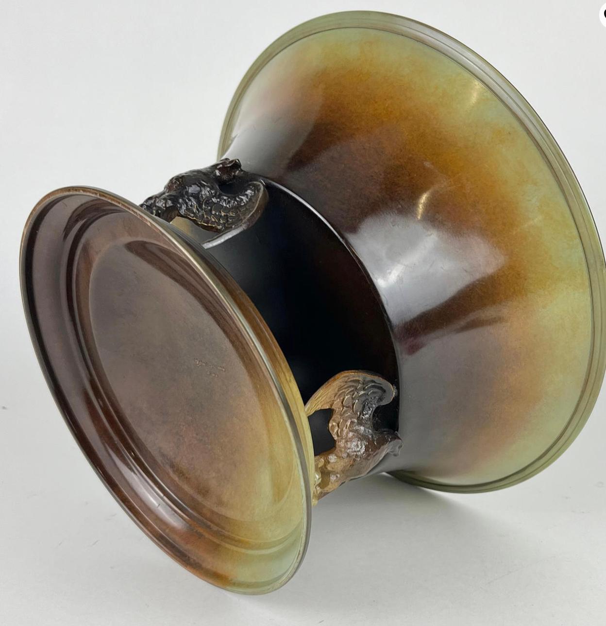 Scandinavo moderno Un vaso di bronzo di Ystad-Bronse in vendita