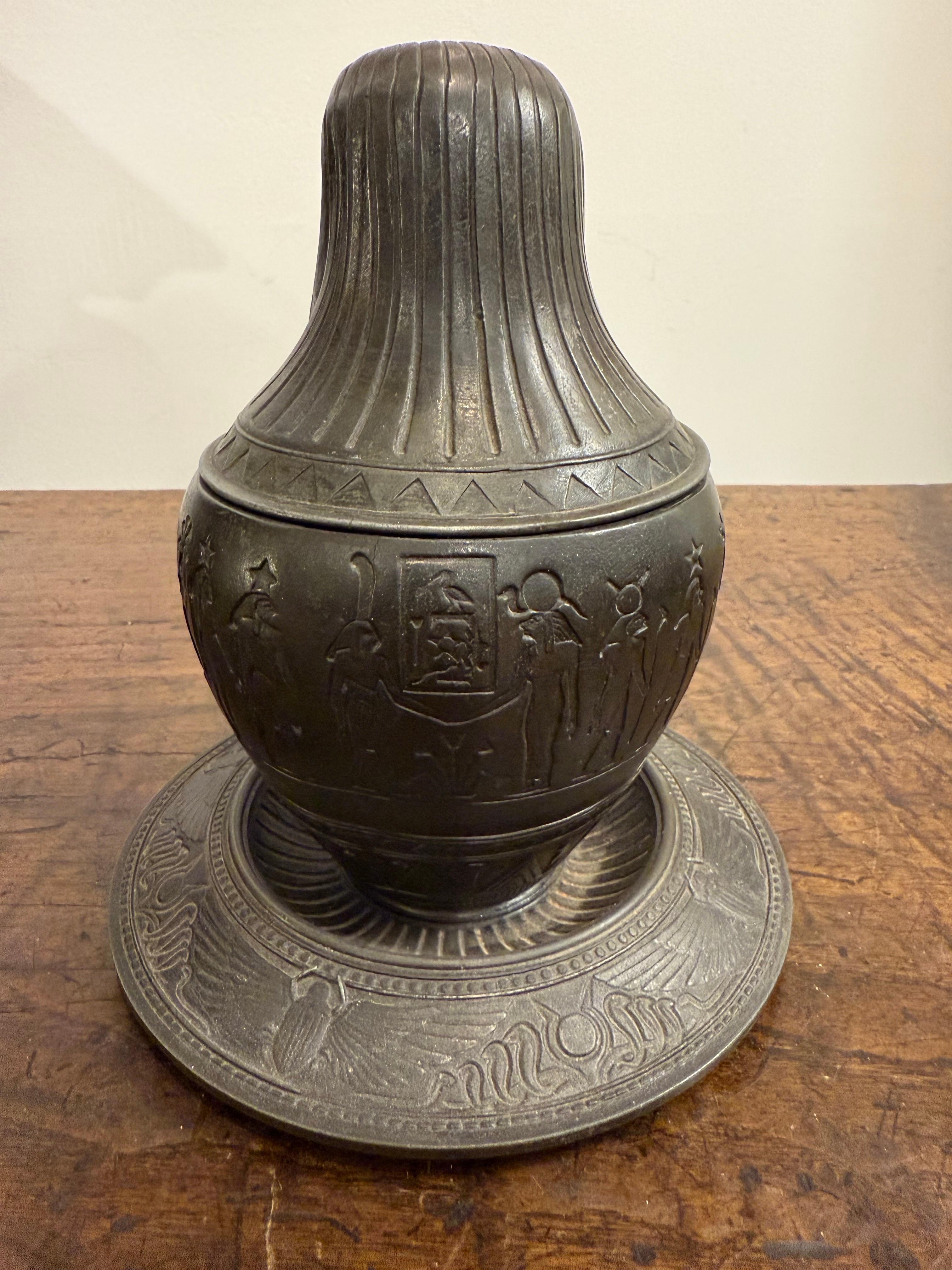 Vaso canopo in metallo bronzato, inizio XX secolo In condizioni buone in vendita a ARMADALE, VIC