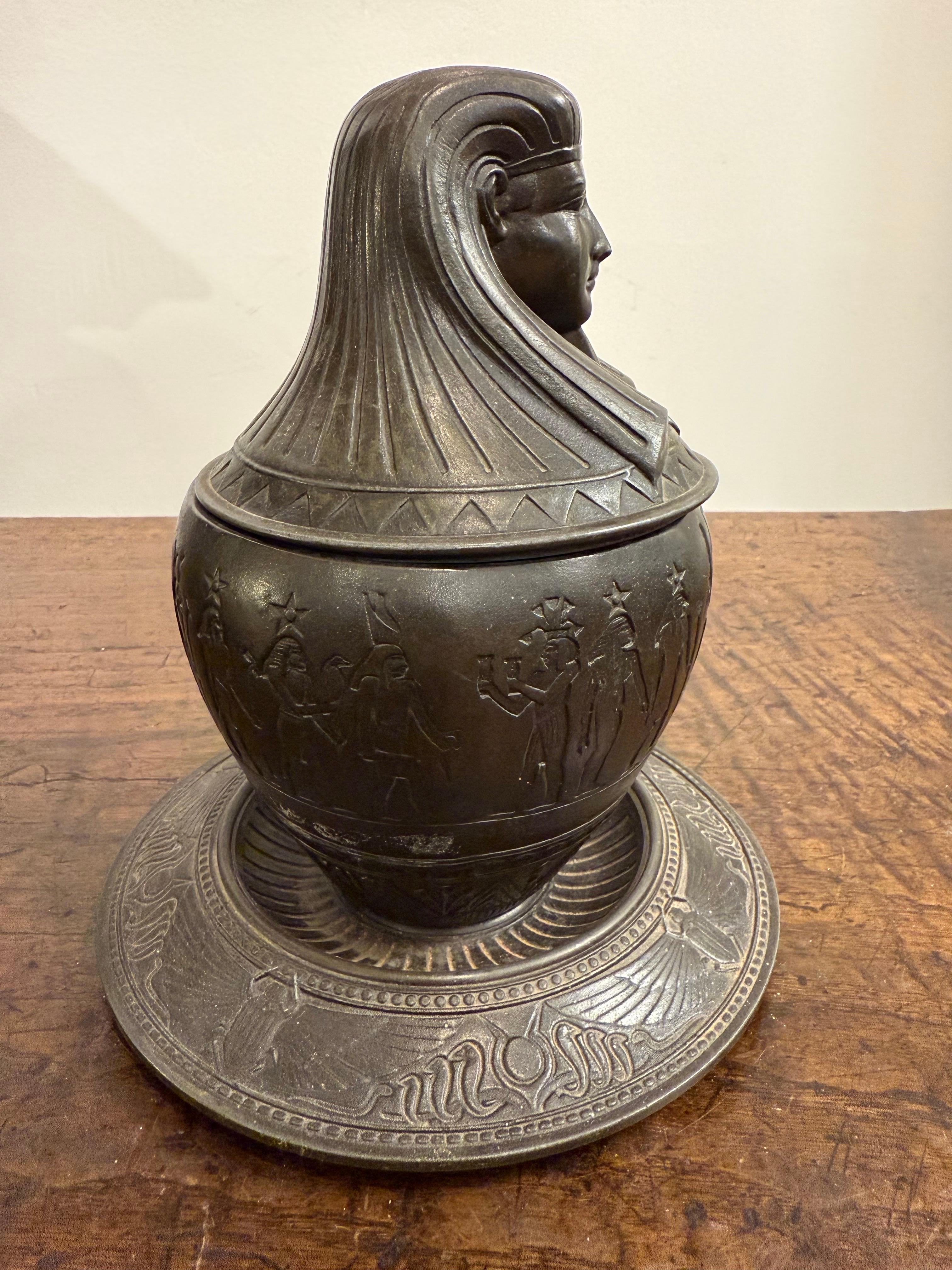 Vaso canopo in metallo bronzato, inizio XX secolo in vendita 1
