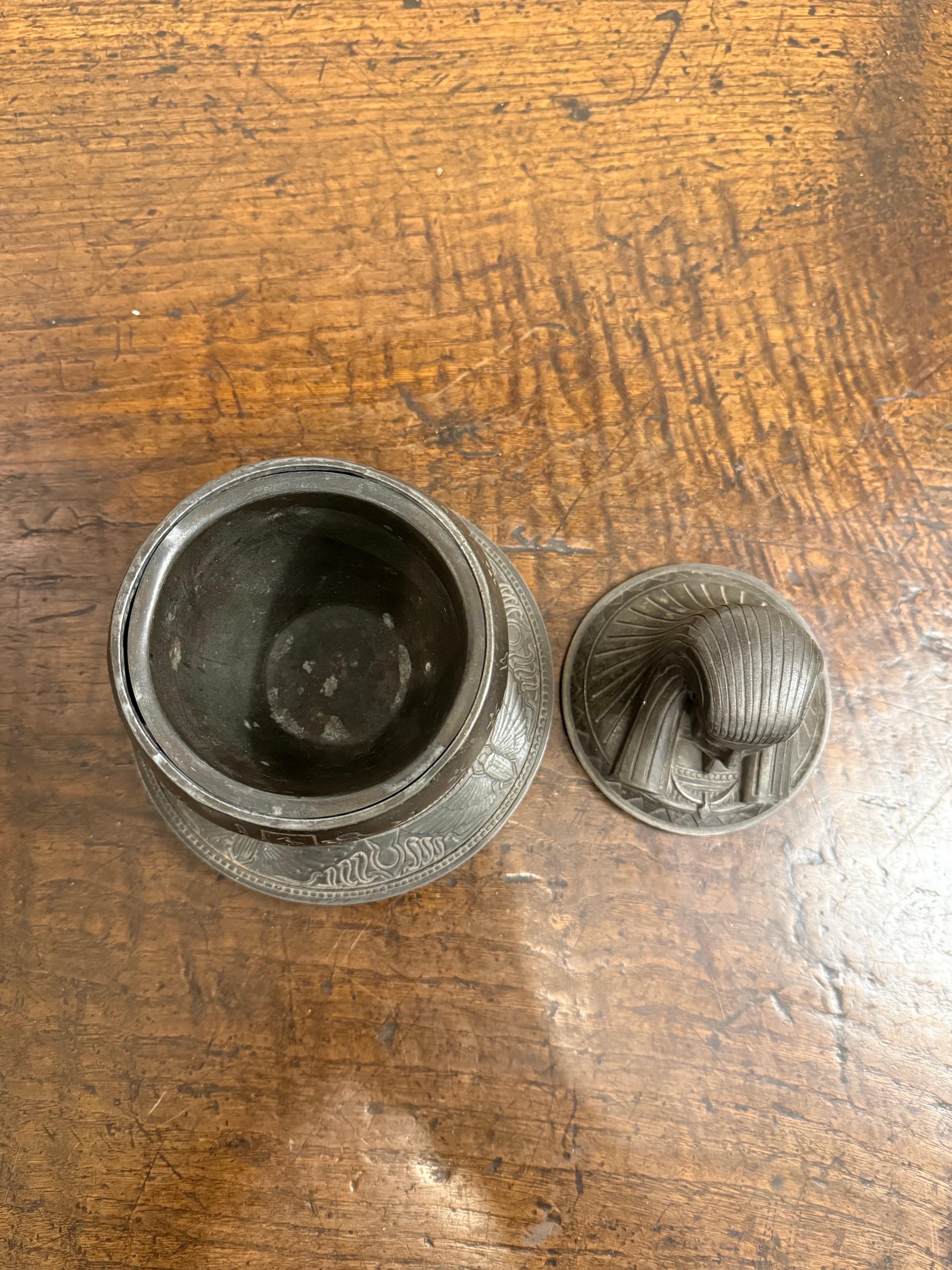 Vaso canopo in metallo bronzato, inizio XX secolo in vendita 3