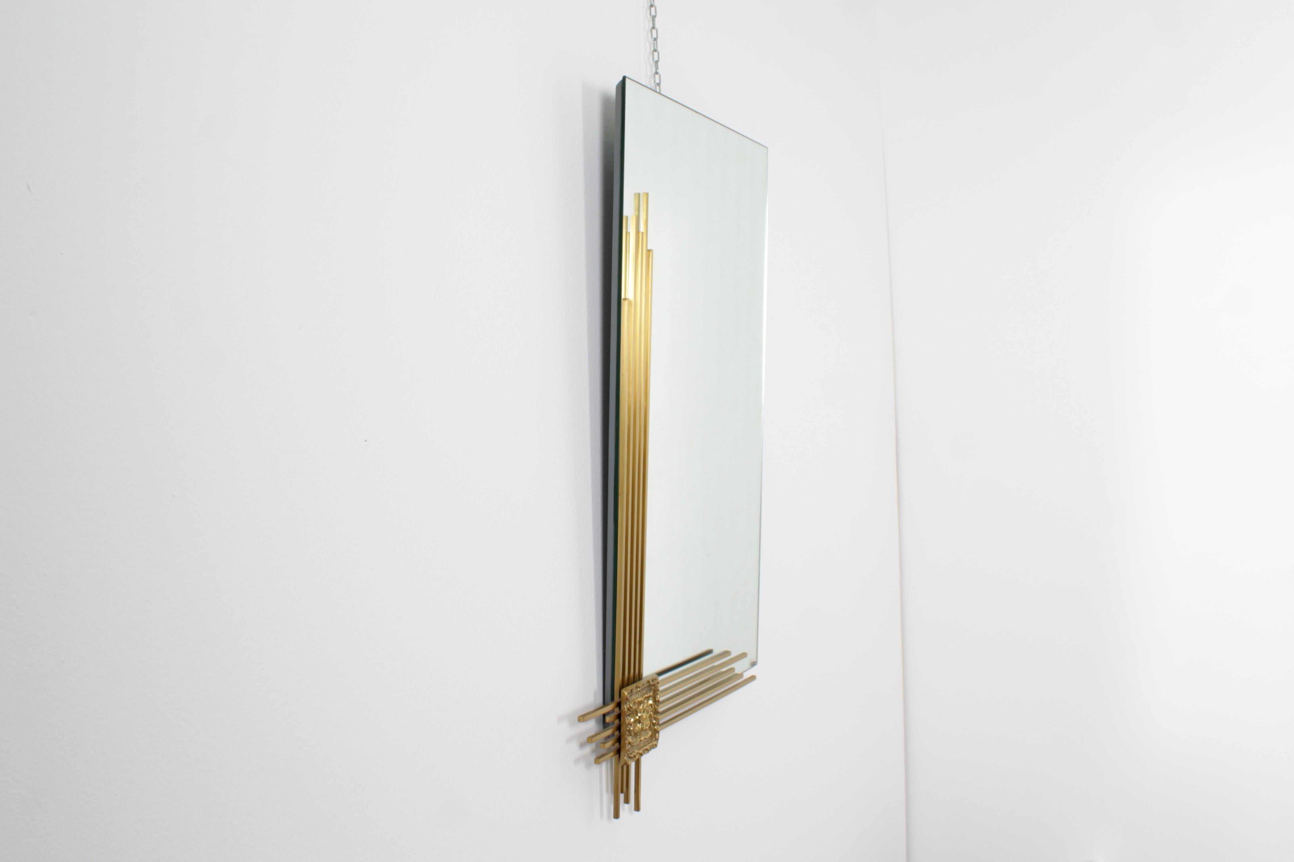 Mid-Century Modern Miroir mural rectangulaire avec cadre en laiton doré A. Brotto pour Esperia, Italie, années 70 en vente