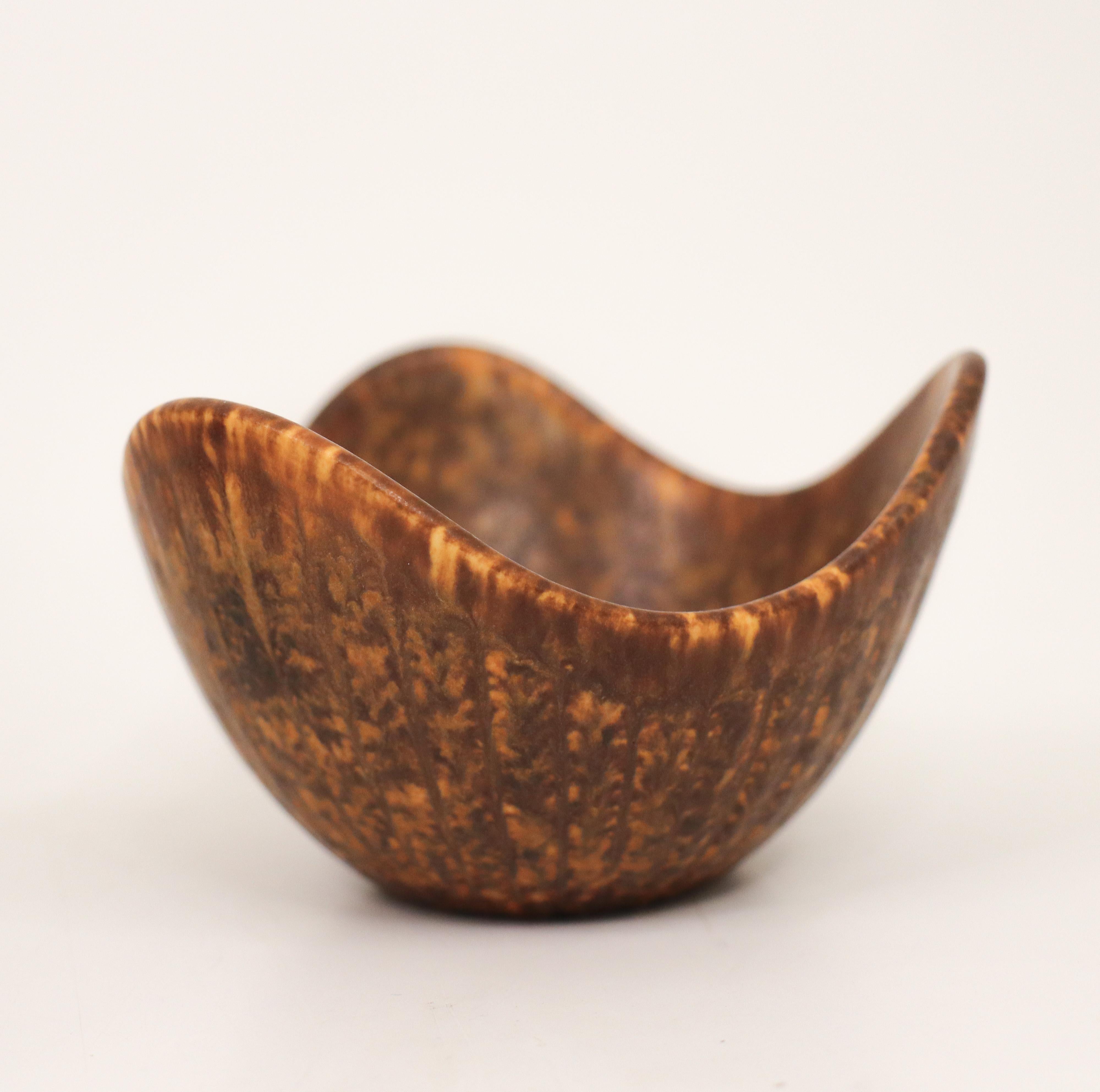 Glazed A Brown Ceramic Bowl - Gunnar Nylund - Rörstrand - Mid 20th Century Scandinavia For Sale