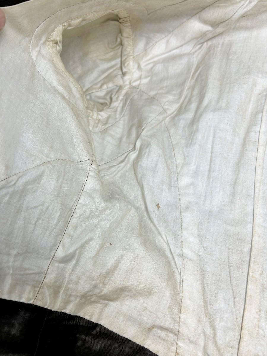 A brown frockcoat for french elegant man - Louis-Philippe period Circa 1830 For Sale 8