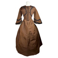 Antique A brown silk faille day dress with pagoda sleeves - France Circa 1880