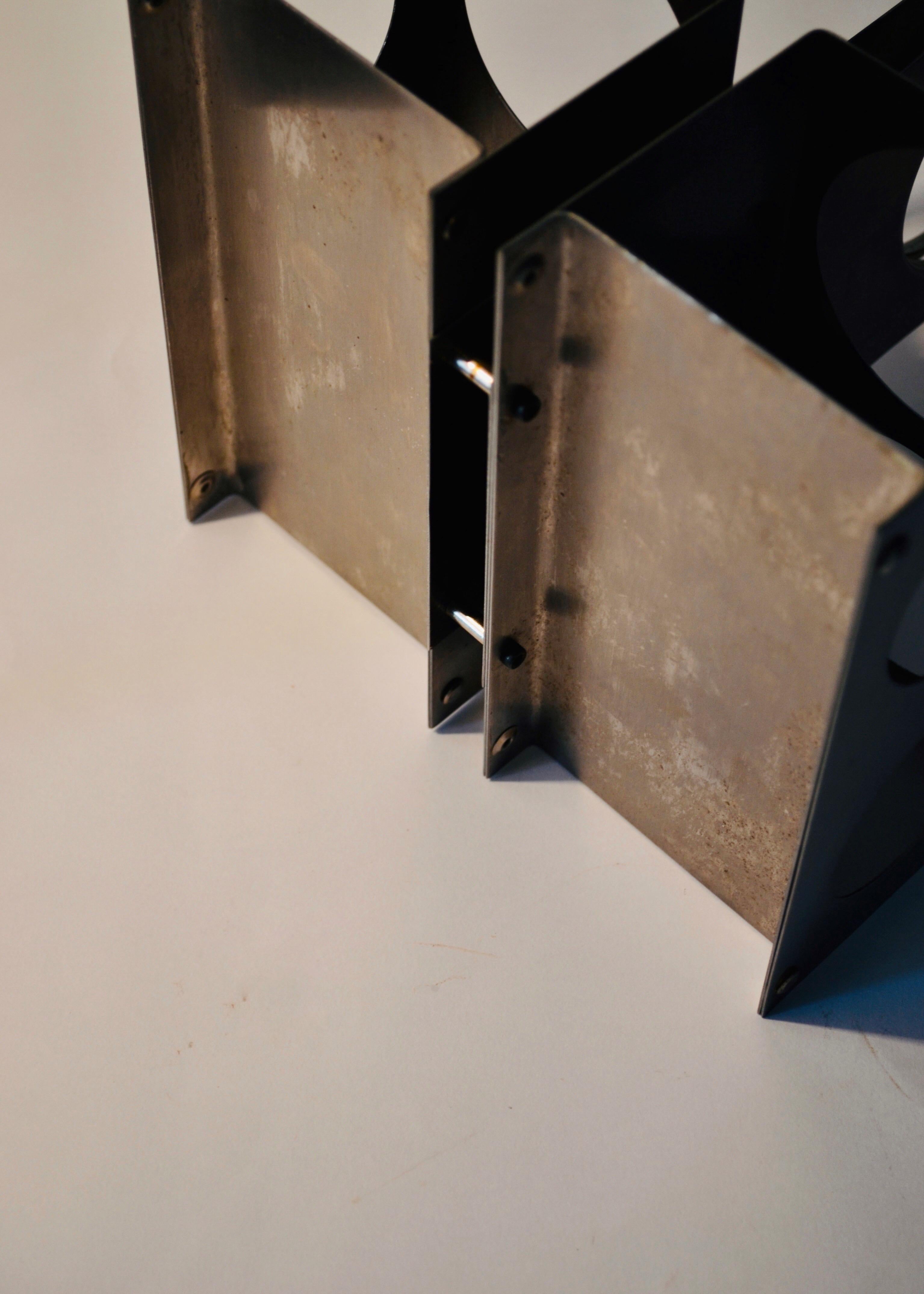 A brushed steel wine rack  - François Monnet - France - 1970s For Sale 4