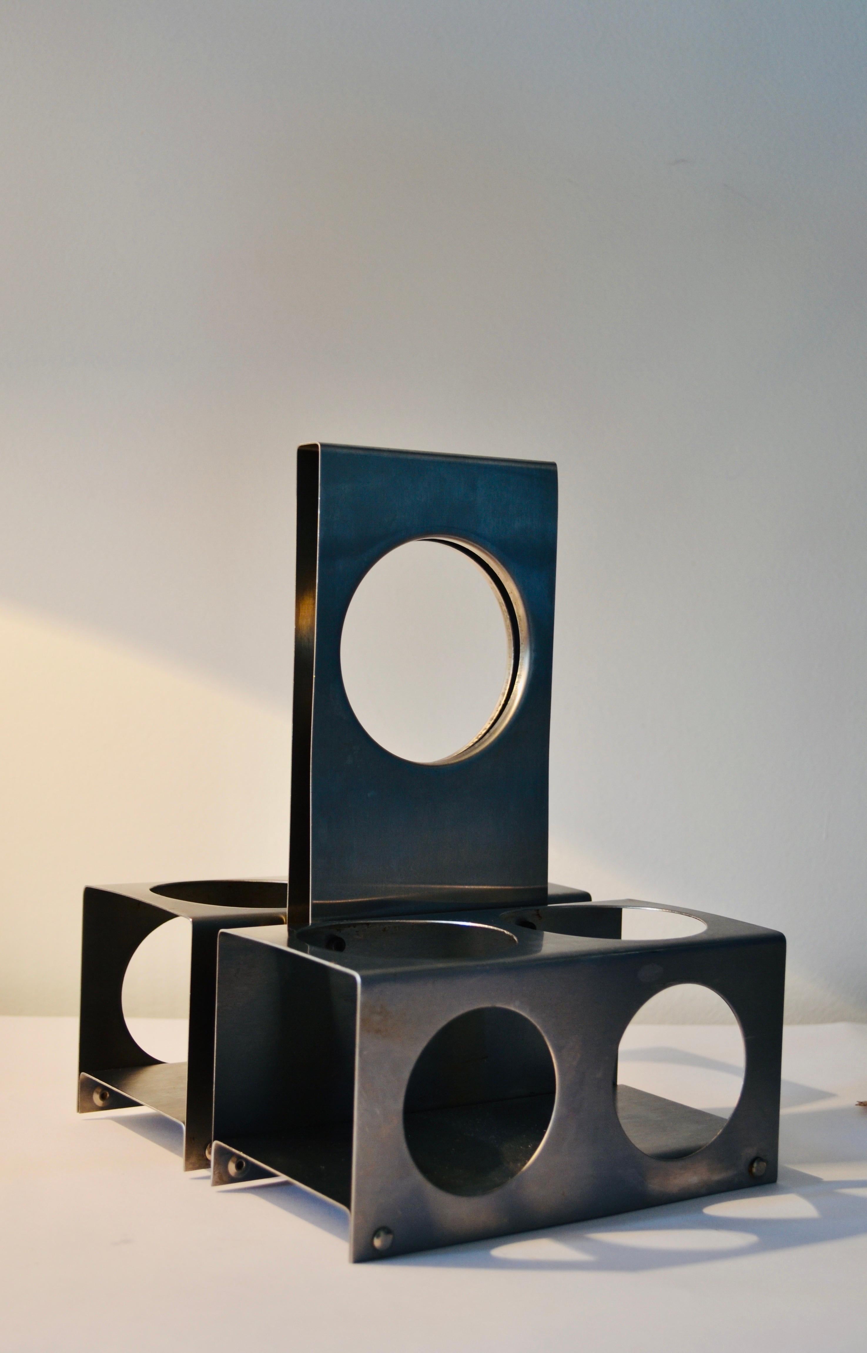 A brushed steel wine rack  - François Monnet - France - 1970s For Sale 1