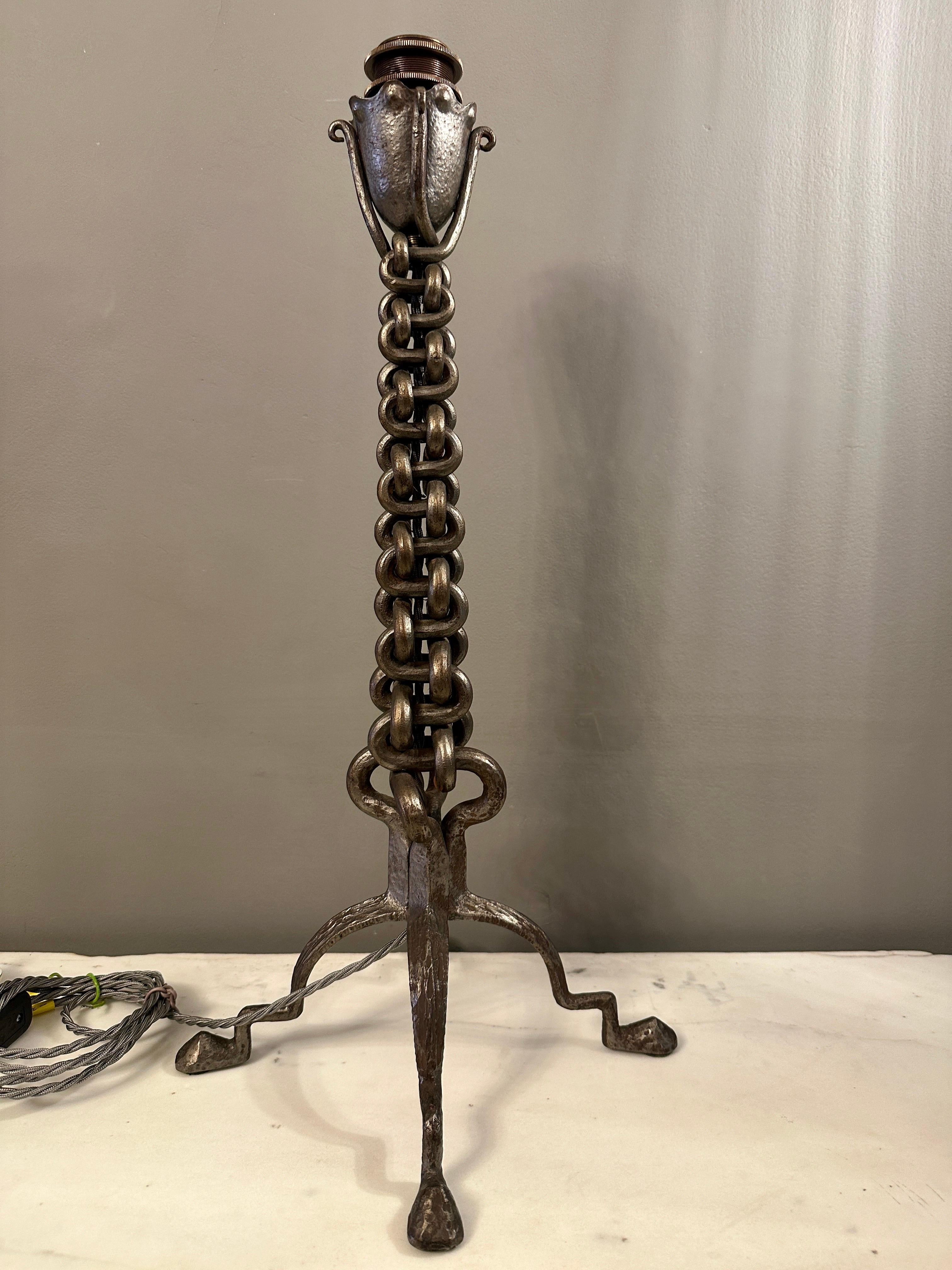 20th Century A Brutalist Chain Link Wrought Iron Table Lamp For Sale