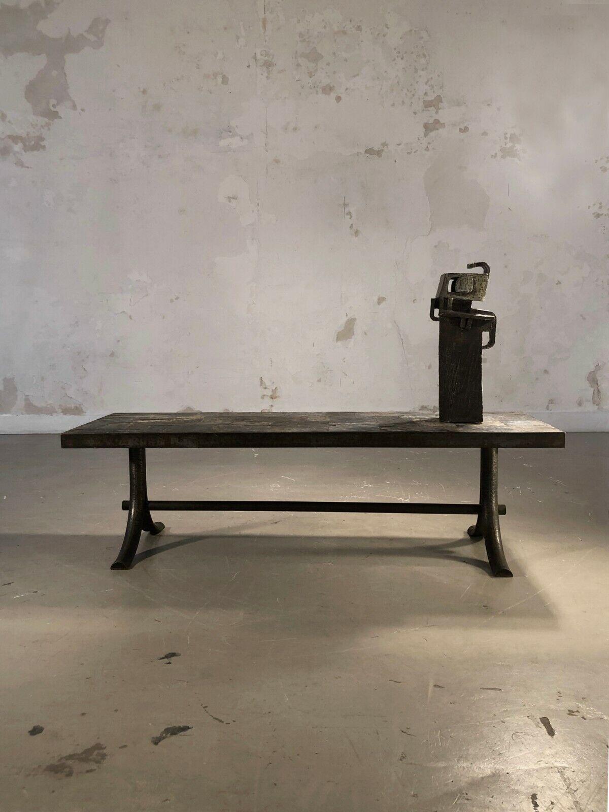 A BRUTALIST RUSTIC-POST-MODERN SEVENTIES COFFEE TABLE, France 1960-1970 For Sale 5