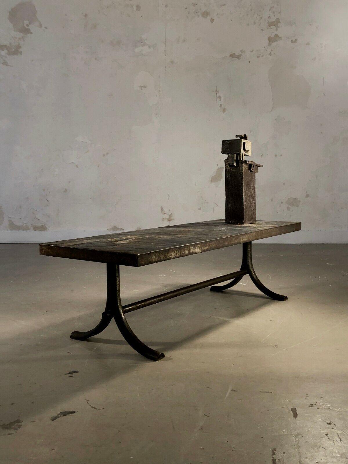 A BRUTALIST RUSTIC-POST-MODERN SEVENTIES COFFEE TABLE, France 1960-1970 For Sale 2