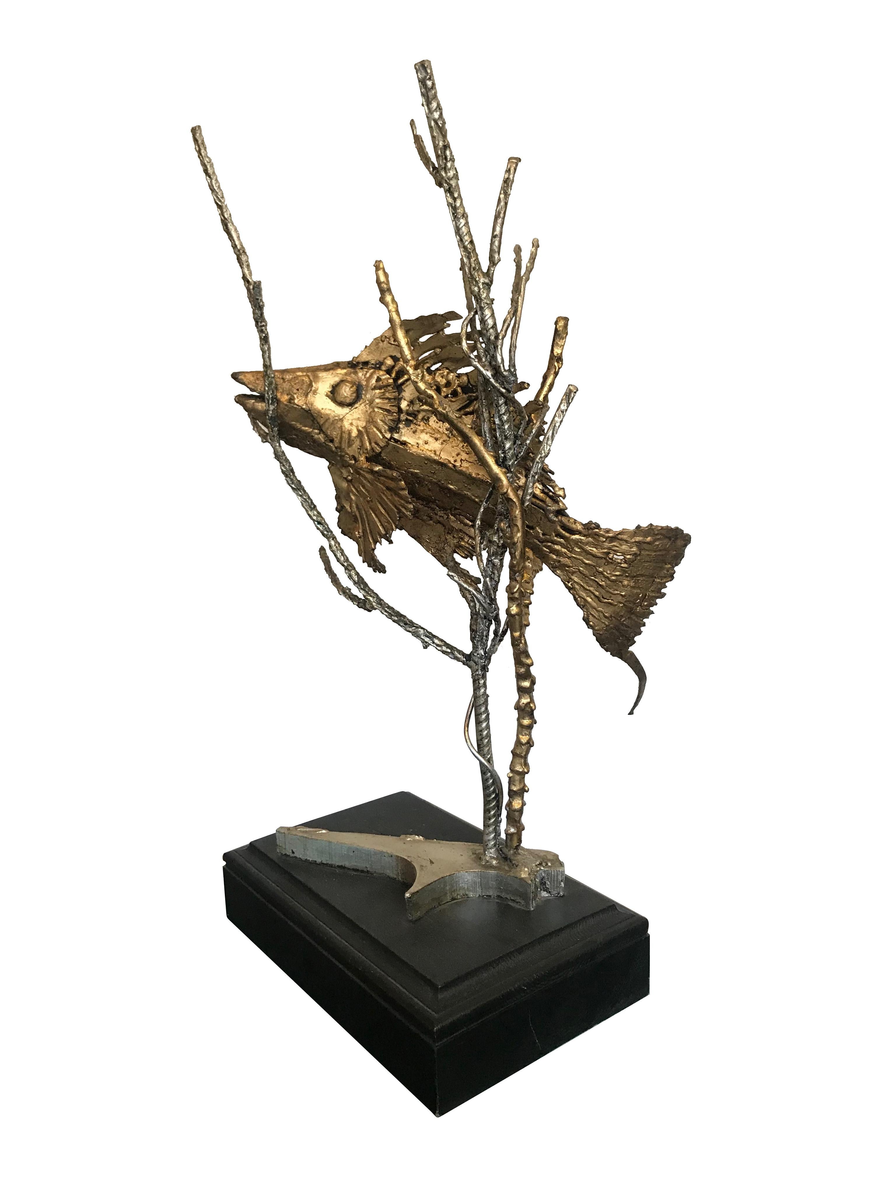 Brutalist Fish Sculpture on a Black Wooden Plinth In Good Condition For Sale In London, GB