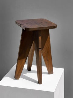 TABLE D'APPUI ou TABLE D'ACCOMPAGNEMENT BRUTALISTE DU MILIEU DU SIÈCLE MODERNISTE, France 1950