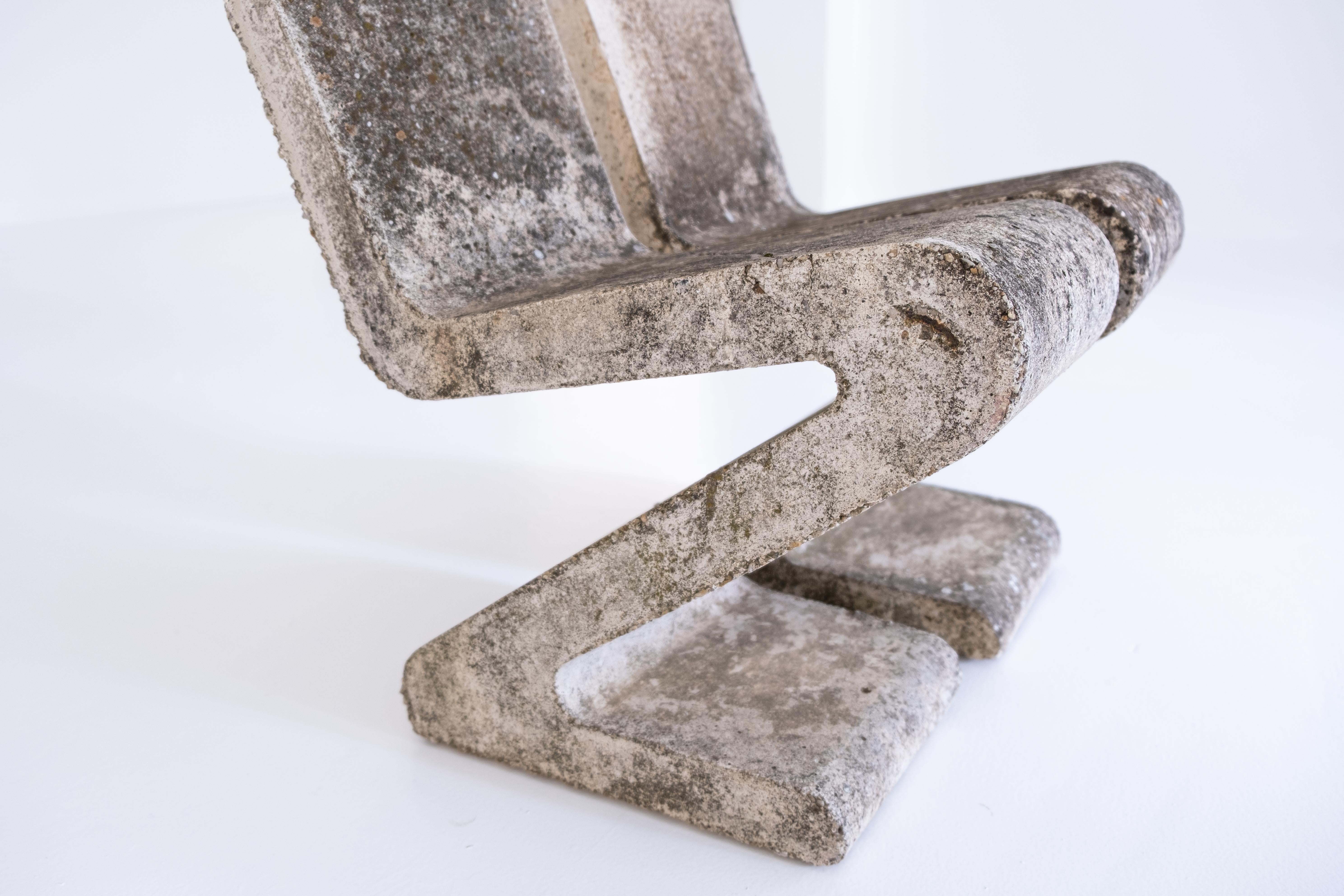 Brutalist Pair of Concrete Zig Zag Chairs, France, ca. 1970s 5
