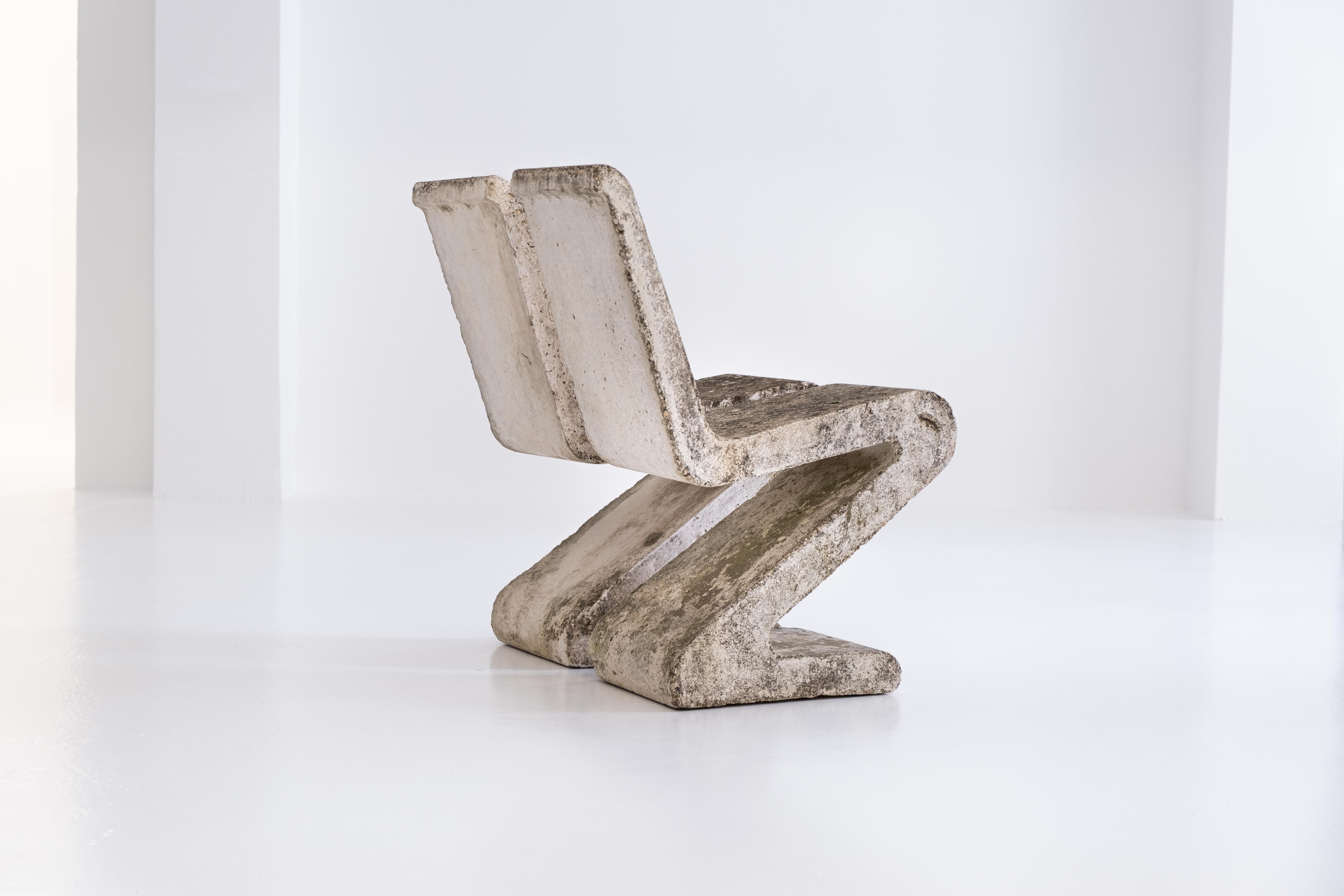 Brutalist Pair of Concrete Zig Zag Chairs, France, ca. 1970s 6