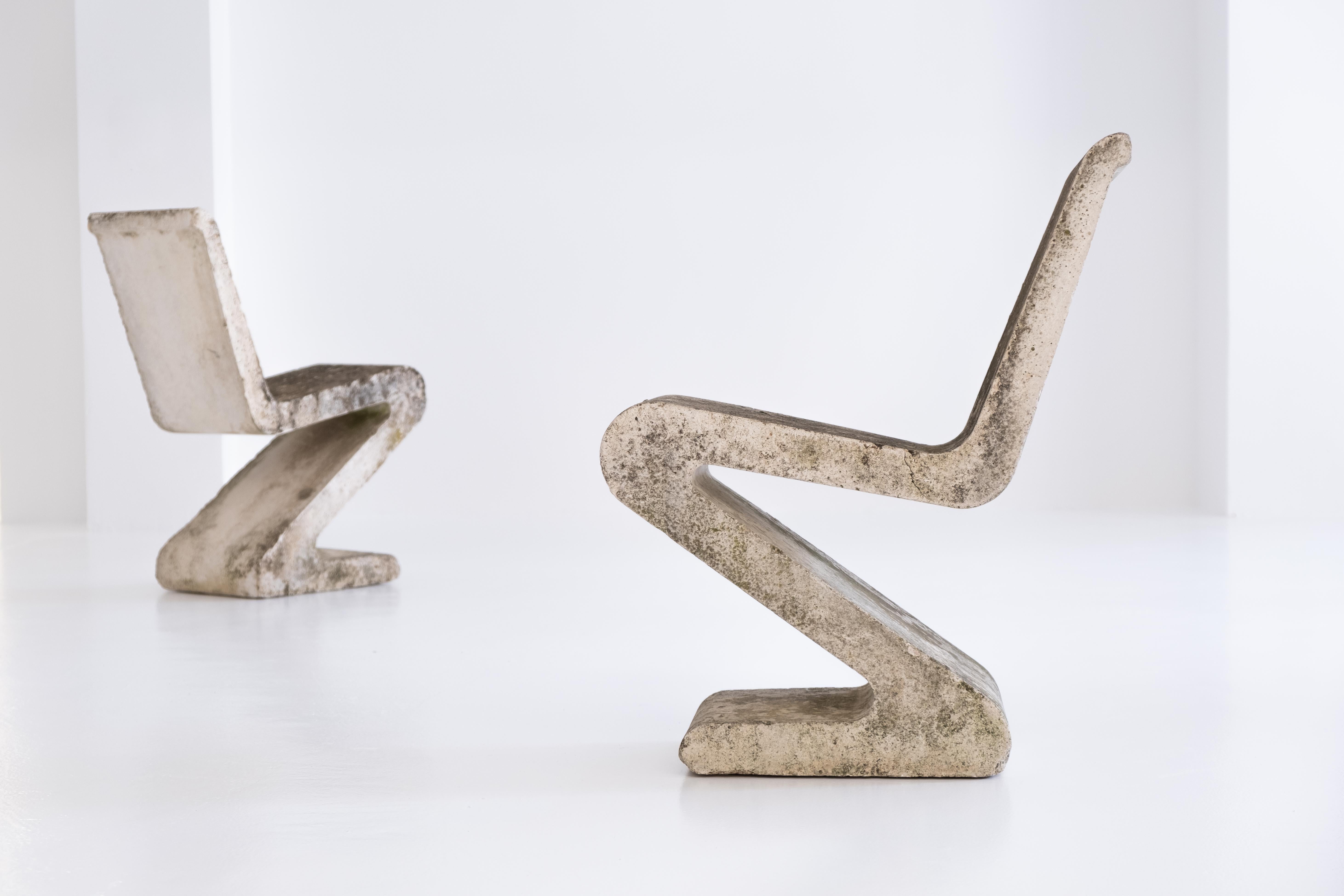 Brutalist Pair of Concrete Zig Zag Chairs, France, ca. 1970s In Good Condition In Munster, NRW