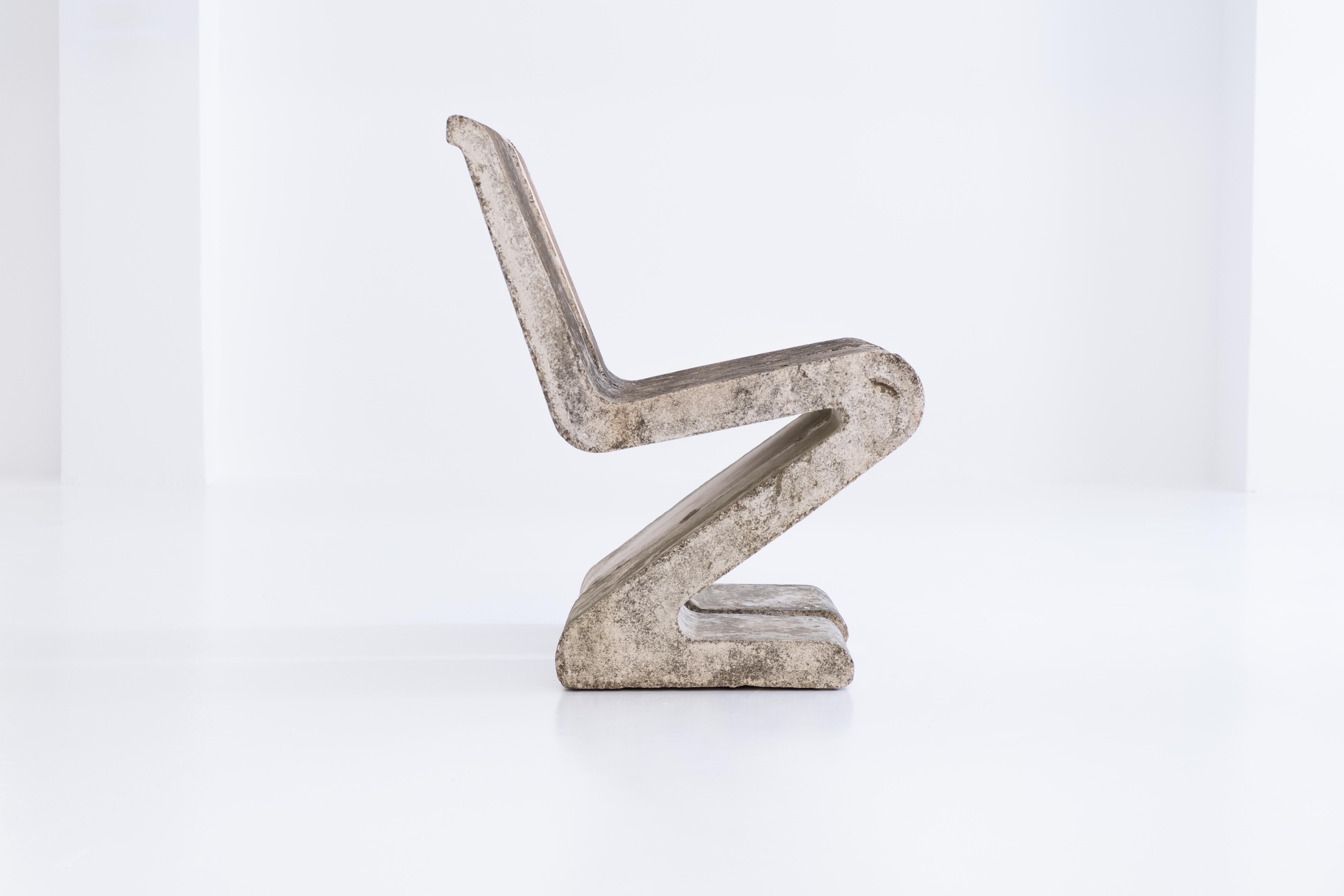 Brutalist Pair of Concrete Zig Zag Chairs, France, ca. 1970s 2