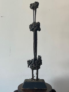 Una escultura brutalista de Chet LaMore hacia 1960