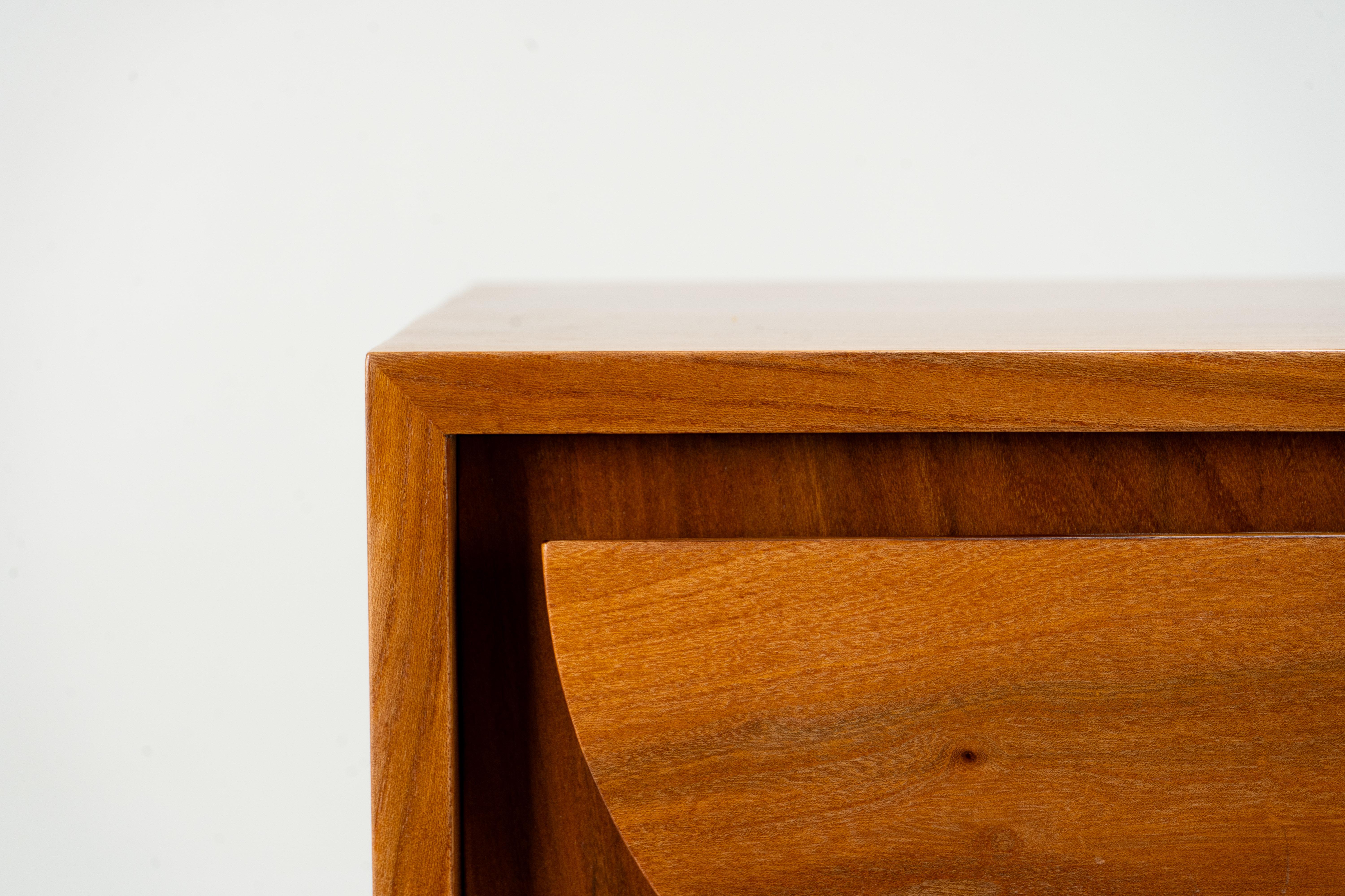A Brutalist Side Chest with Three Drawers and a Brass Base For Sale 1