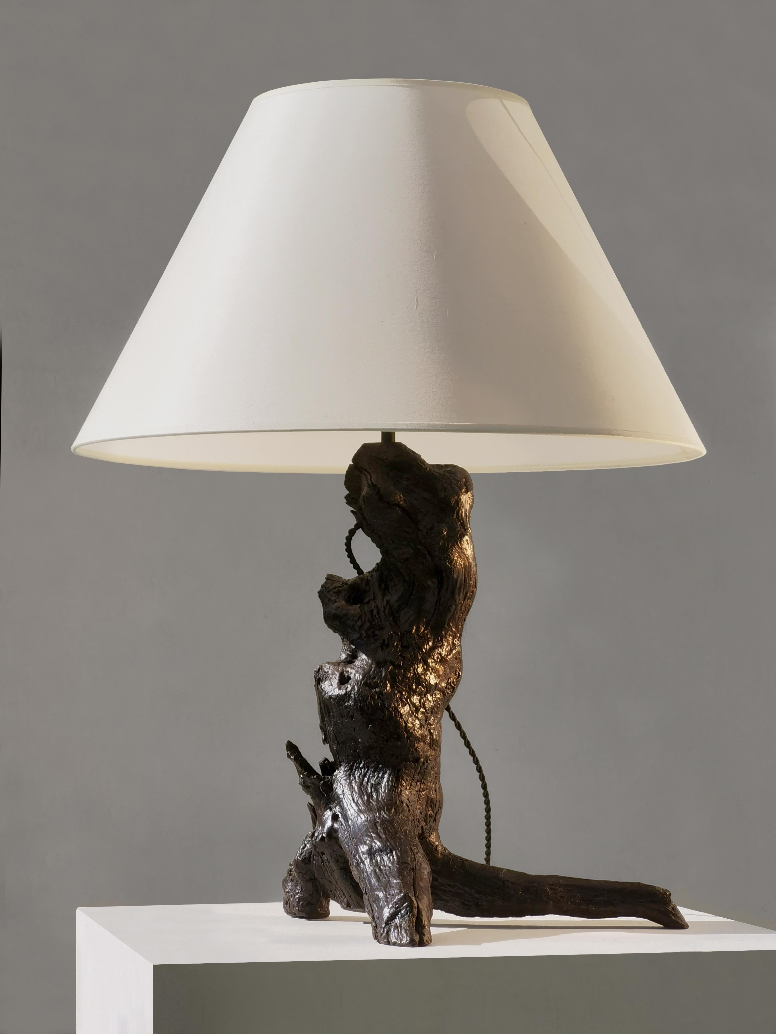 A BRUTALIST Wild Wood RUSTIC MODERN TABLE LAMP, France 1960 For Sale 1
