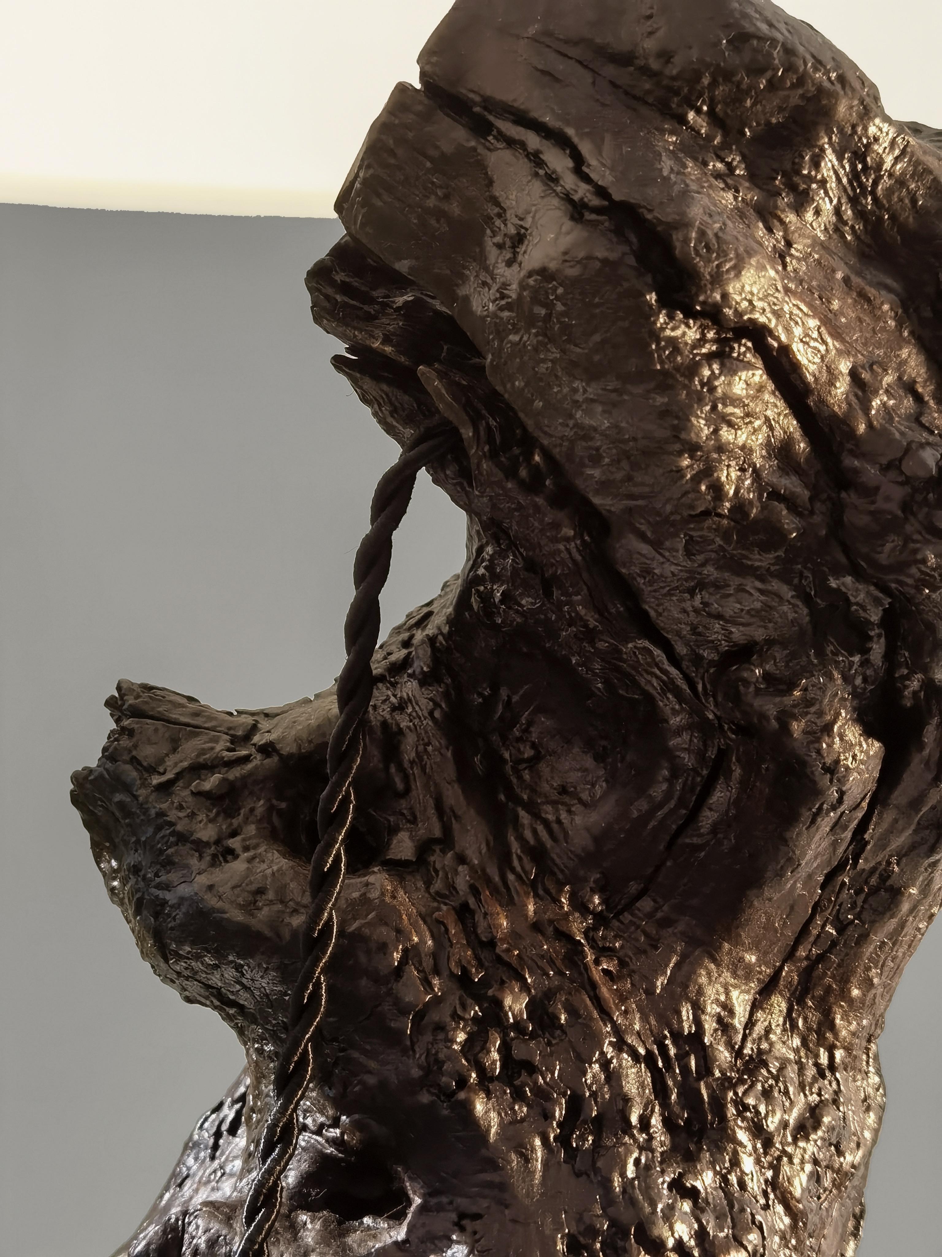 A BRUTALIST Wild Wood RUSTIC MODERN TABLE LAMP, France 1960 For Sale 3