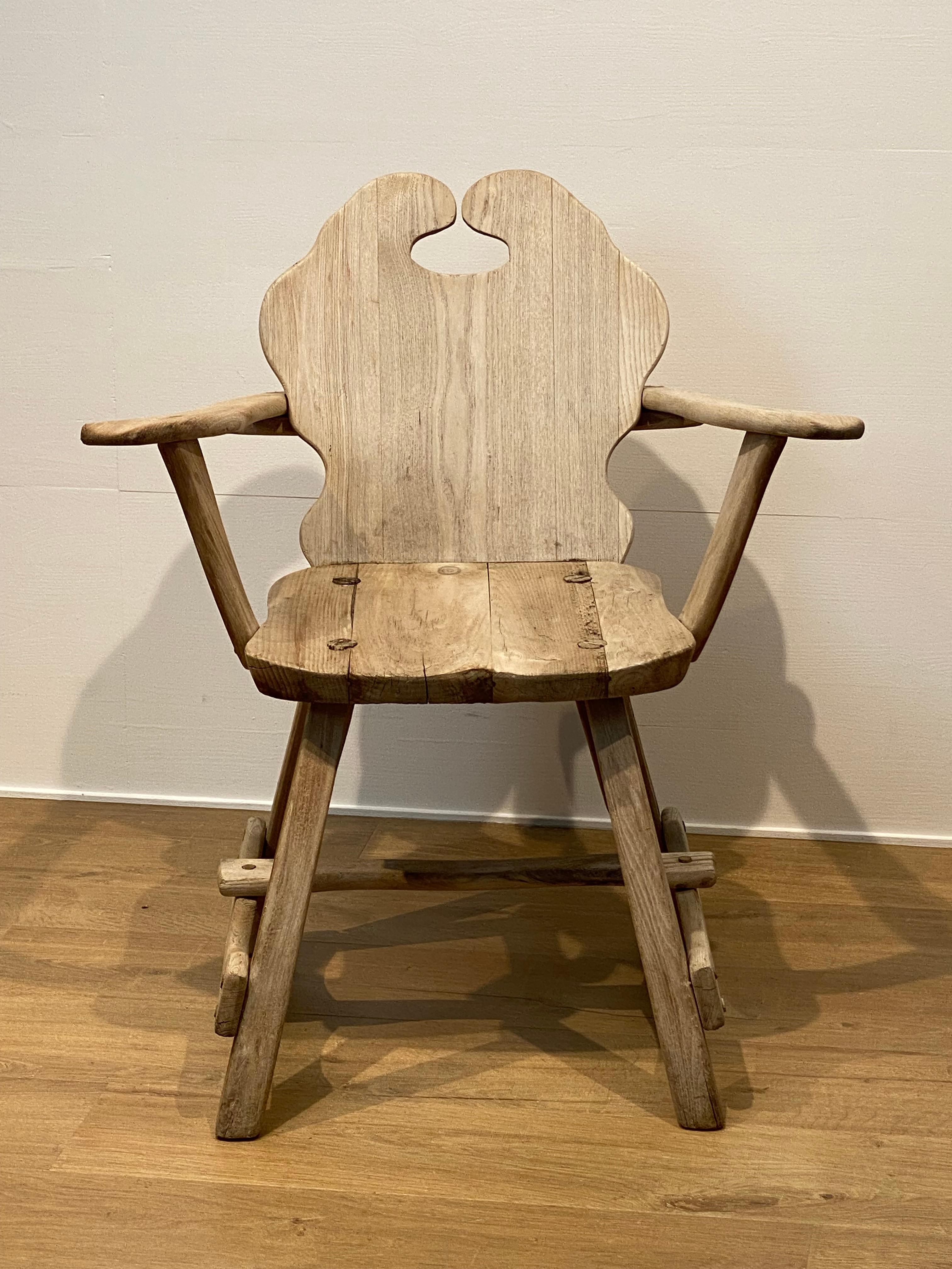 Ein brutalistischer Holzstuhl im Angebot 8