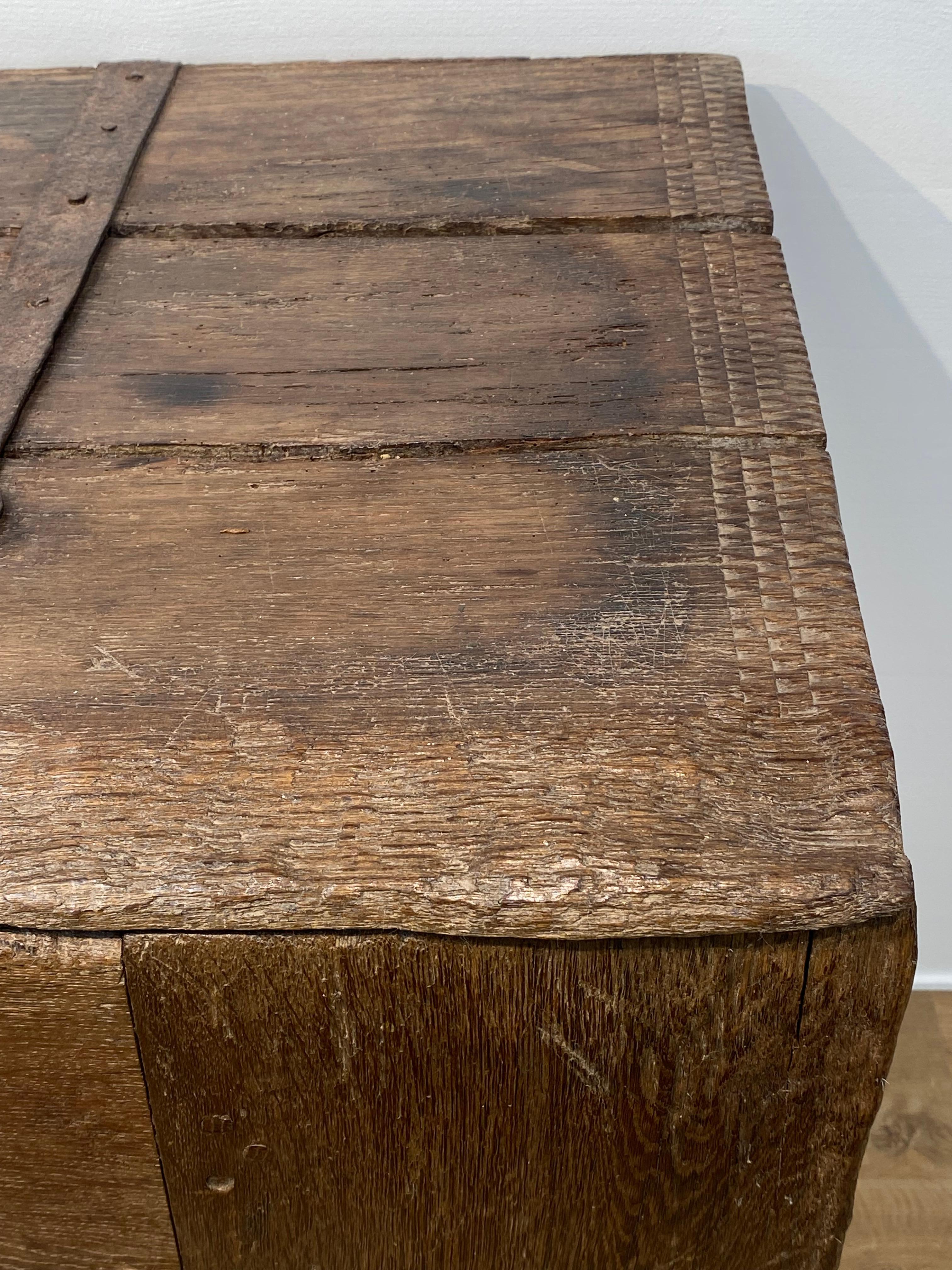 A BrutalistGothic Antique Chest in vendita 5