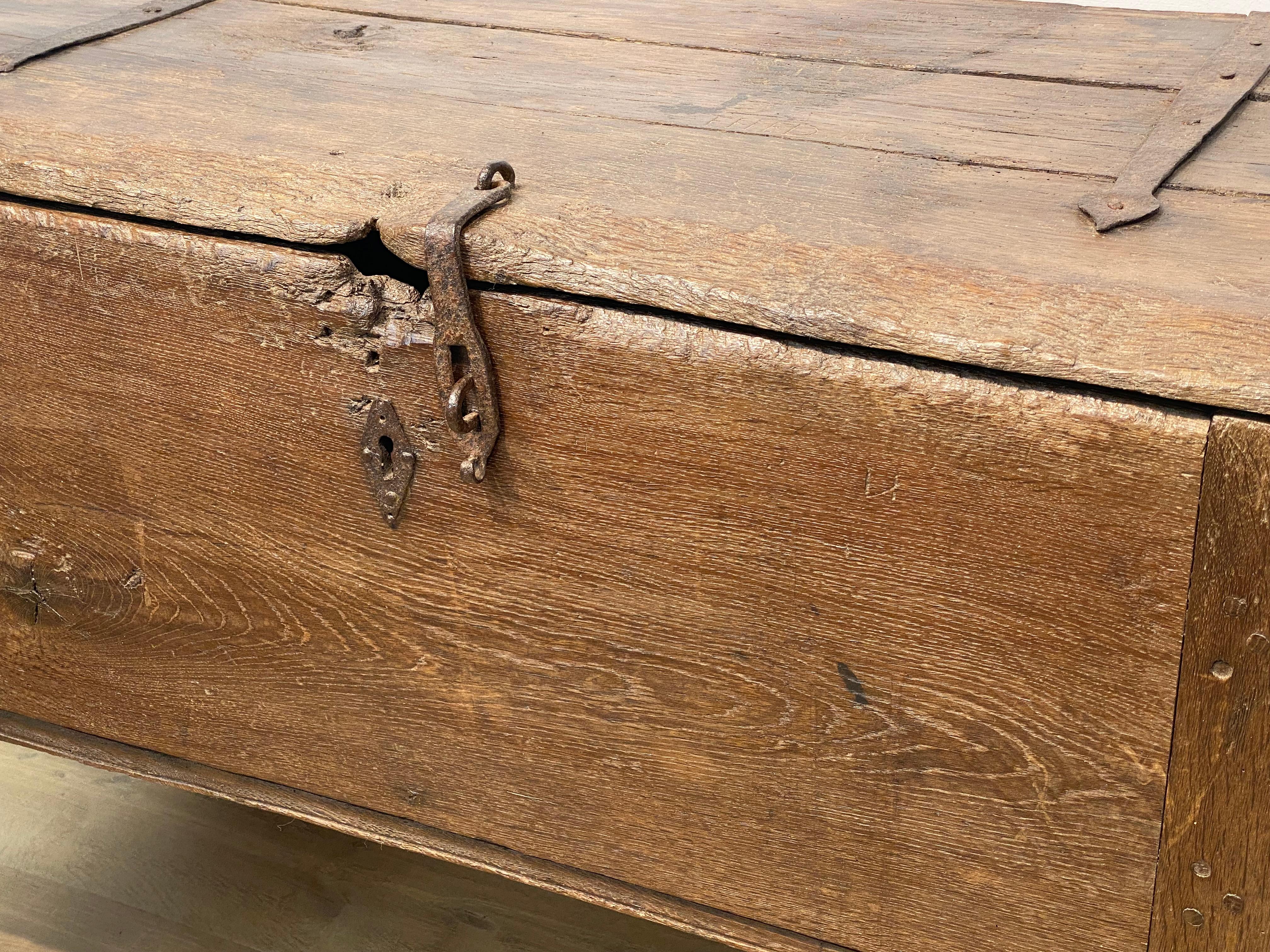 A BrutalistGothic Antique Chest in vendita 9