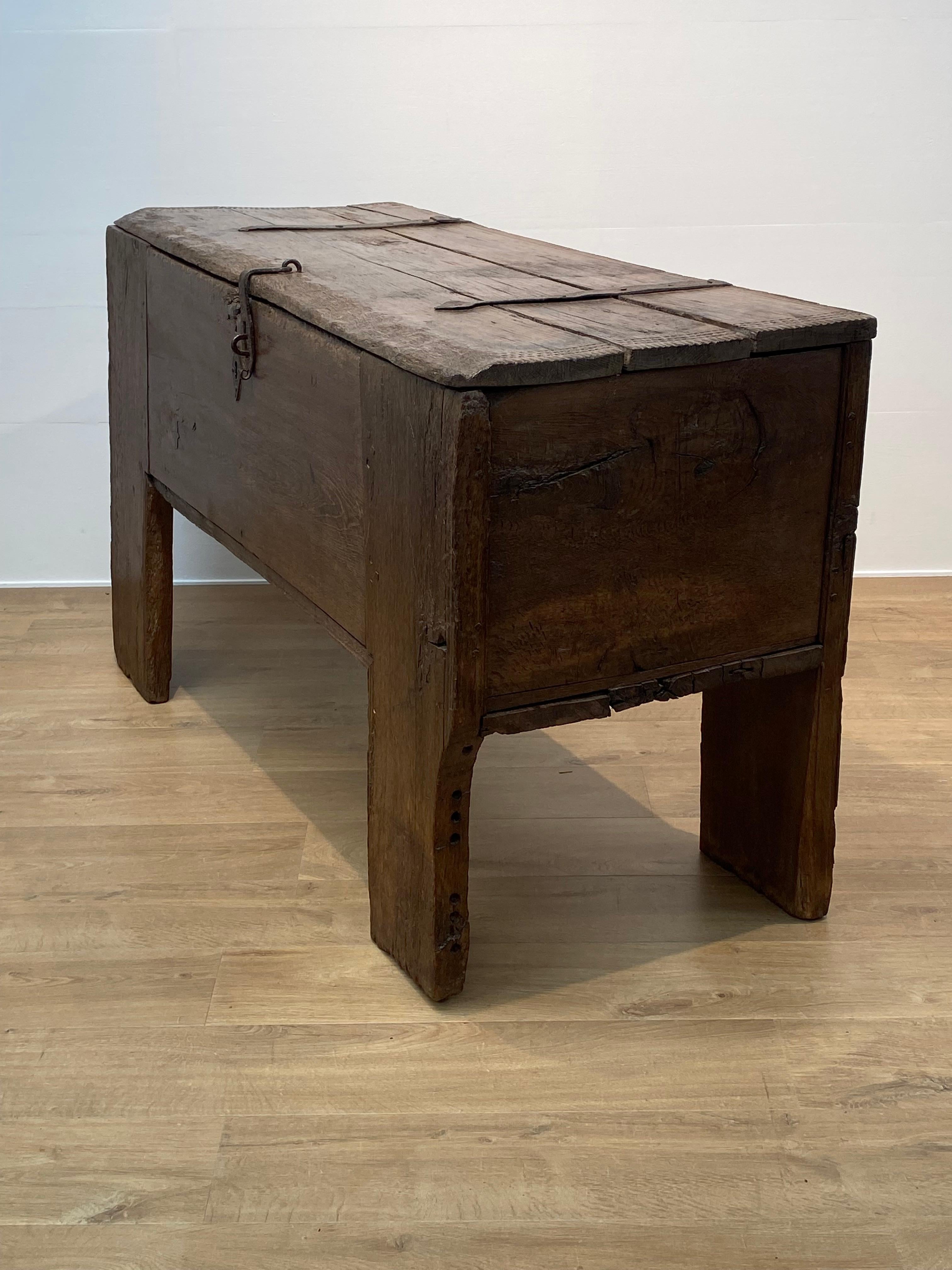 A BrutalistGothic Antique Chest in vendita 11