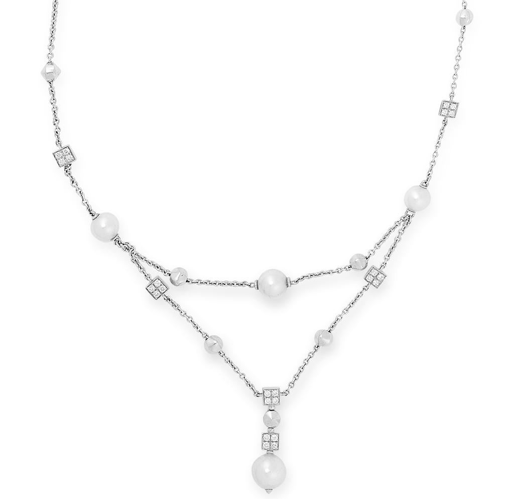 A wonderful pearl and diamond Lucea necklace by Bulgari, the necklace is designed with pearls and square motifs set with round cut diamonds. Signed Bulgari and stamped 750 for 18K white gold.

Length: 38.0cm

Weight: 19.9g