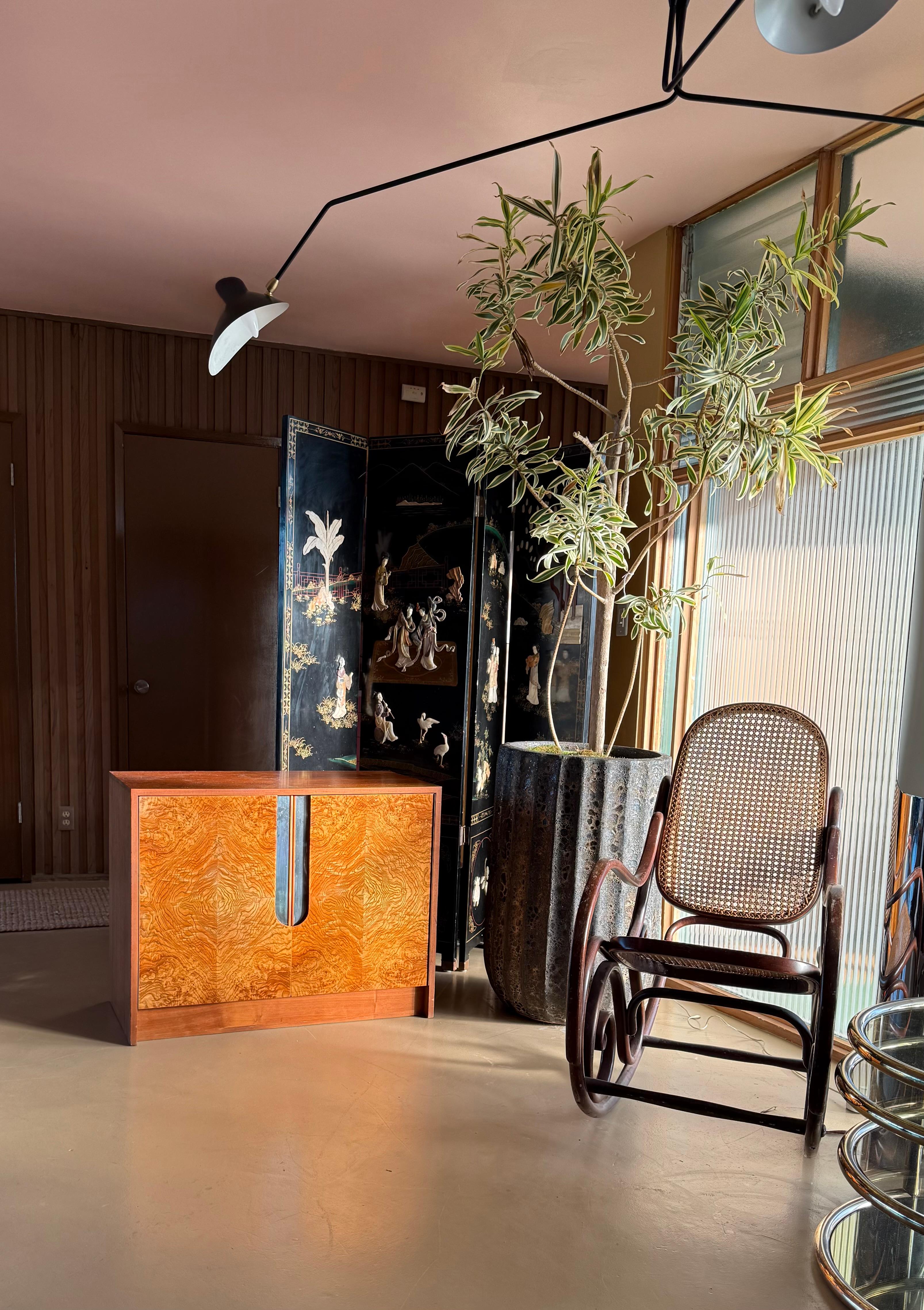 Armadio/cassettiera in legno di radica e cromo di Milo Baughman, circa 1970 in vendita 9