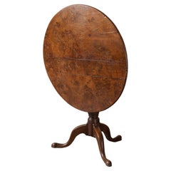 Mesa basculante de olmo