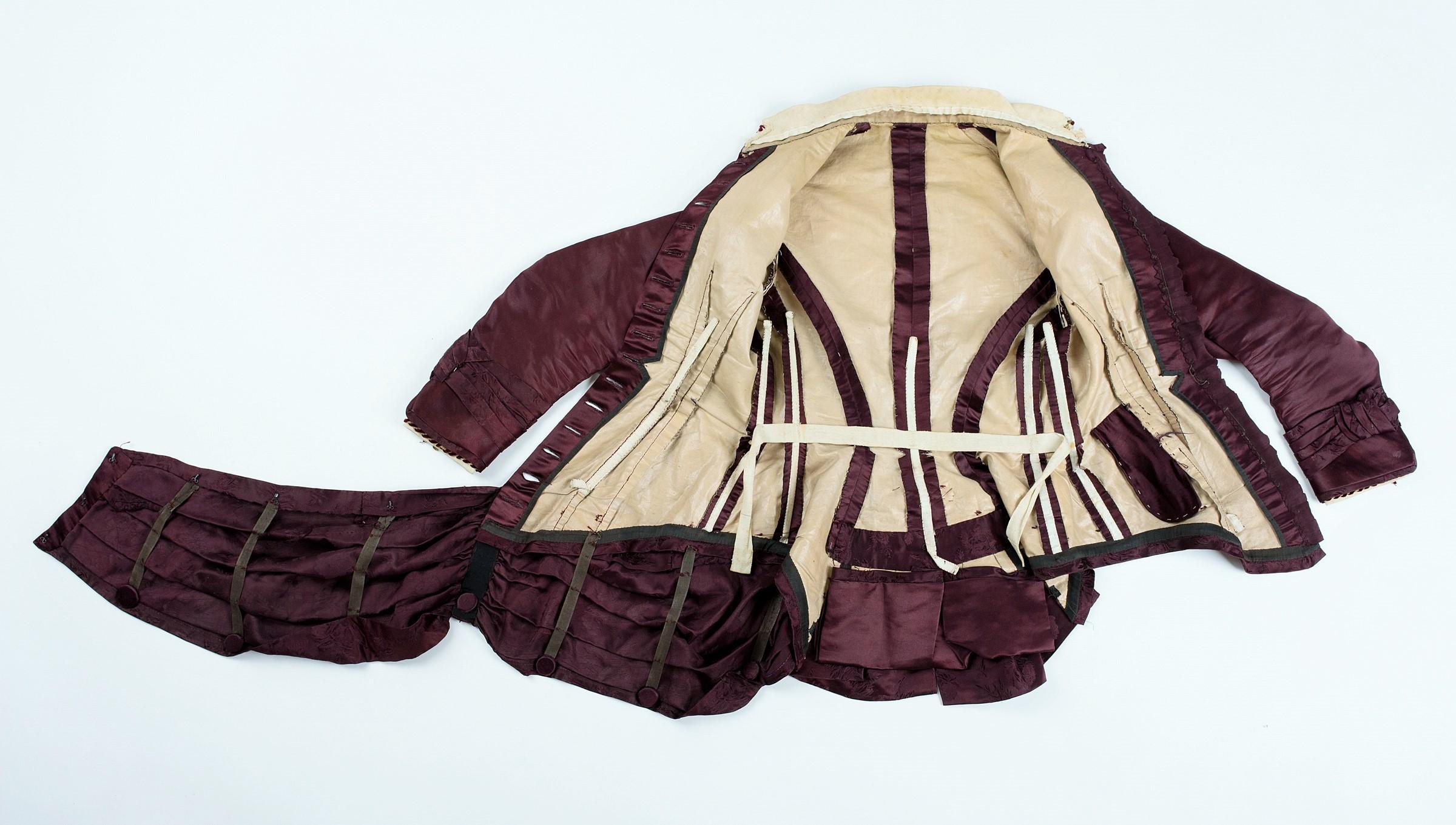 A Bustle Cage Princess line Day Dress in Burgundy satin - France Circa 1885 9