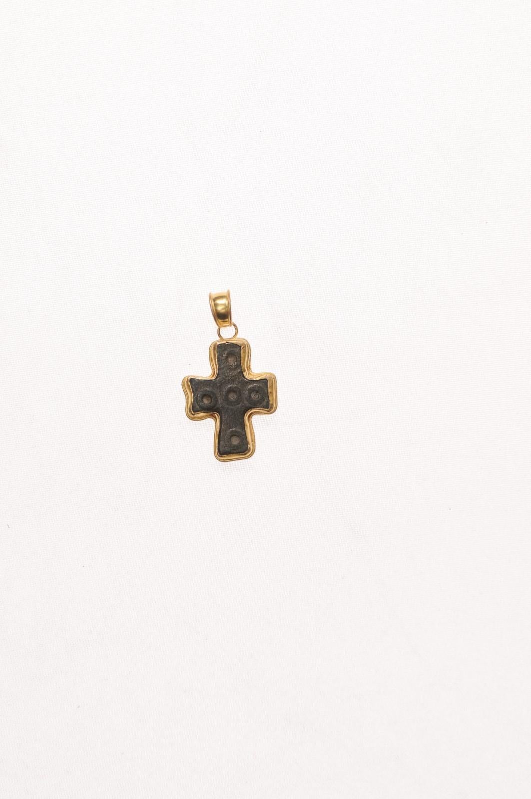 Croix byzantine garnie de bronze 21 carats en vente 10